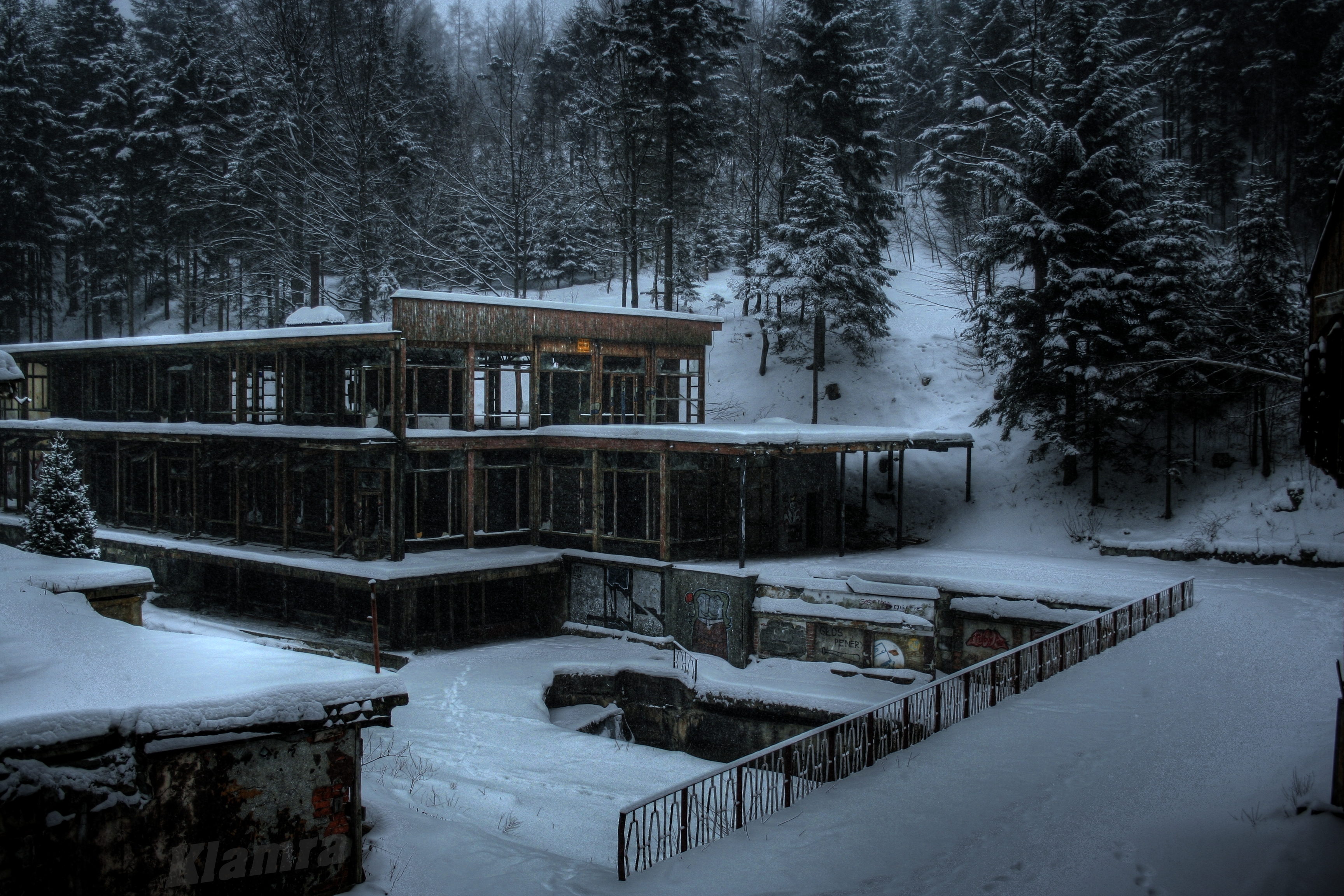 Abandoned Poland Winter Urbex Hotel 3456x2304