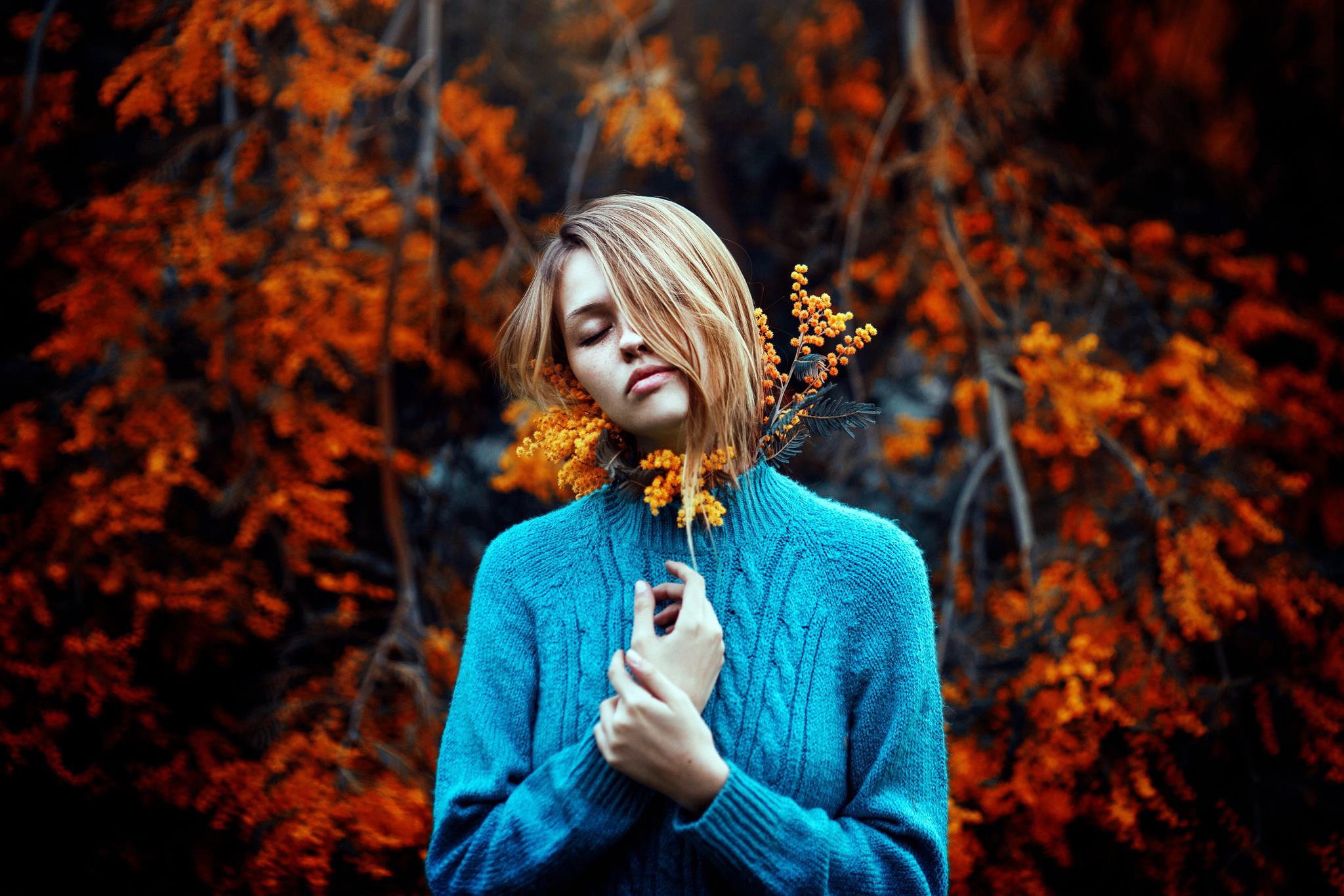 Ronny Garcia Women Model Closed Eyes Blonde Women Outdoors Blue Sweater Hair In Face 2048x1366