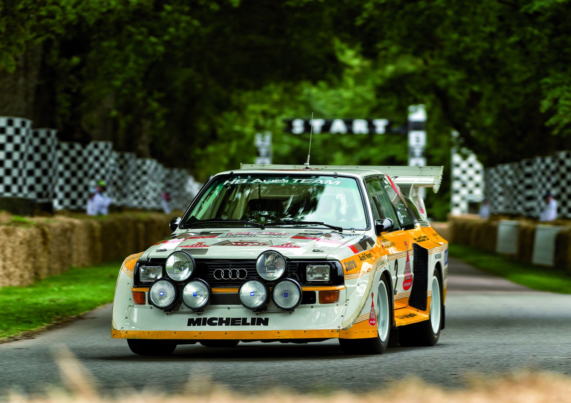 Vehicles Audi Quattro 2000x1414