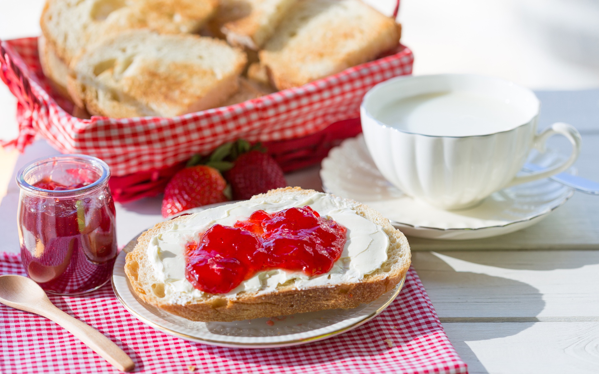 Food Sweets Bread Spoon Cup Marmalade Strawberries Fruit 1920x1200