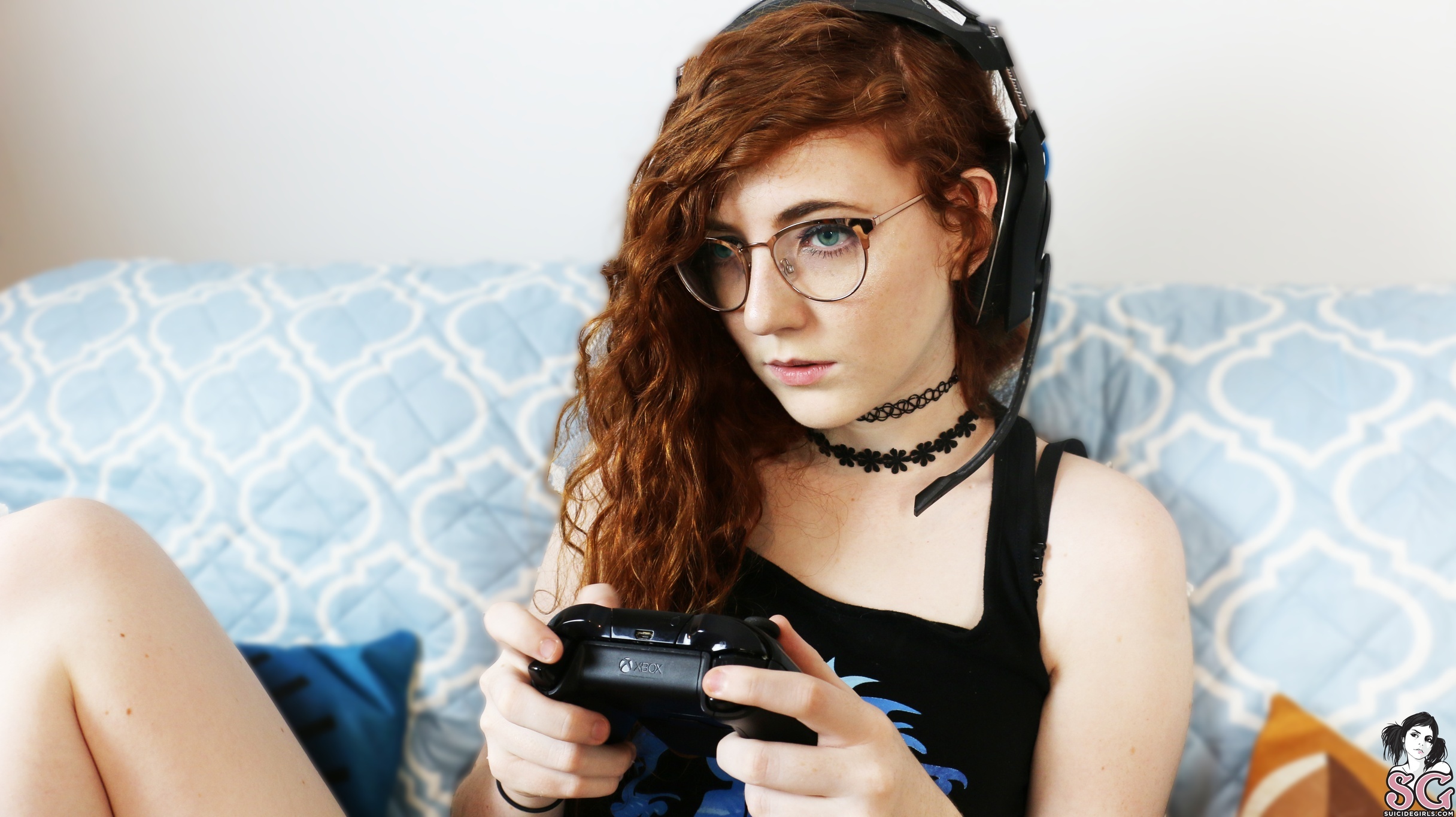 Gamers Glasses Redhead Joystick Headsets Women 2432x1365