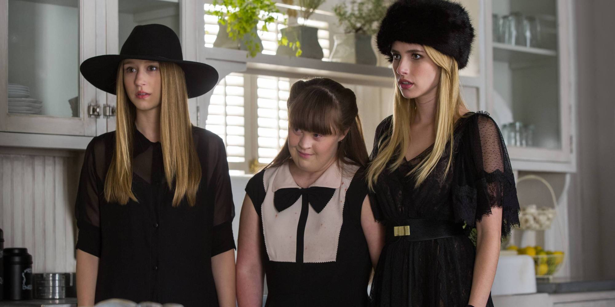 Emma Roberts Taissa Farmiga Jamie Brewer 2000x1000