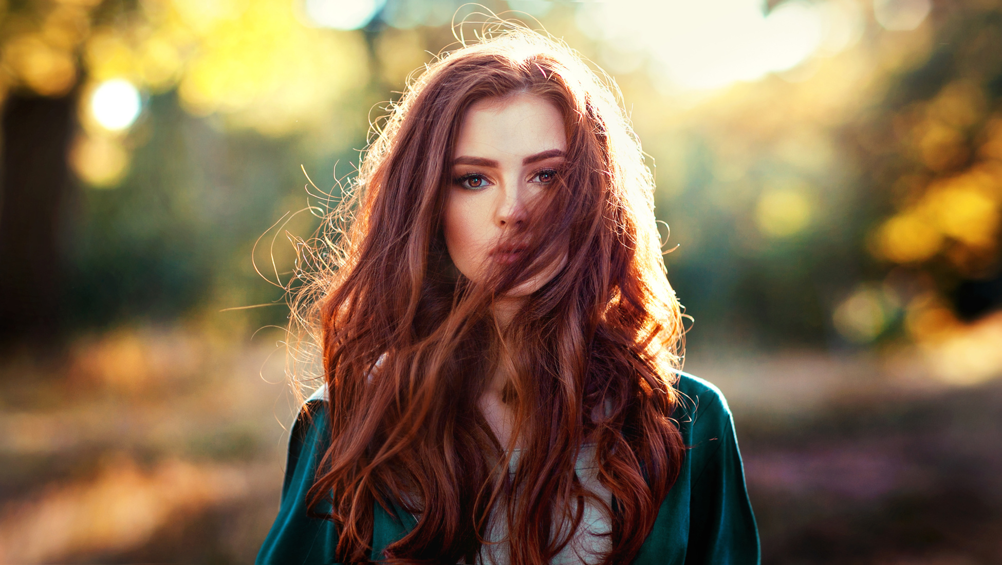 Redhead Alexandra Girskaya Looking At Viewer Long Hair Depth Of Field Sunlight Women Hair In Face Ol 1950x1100