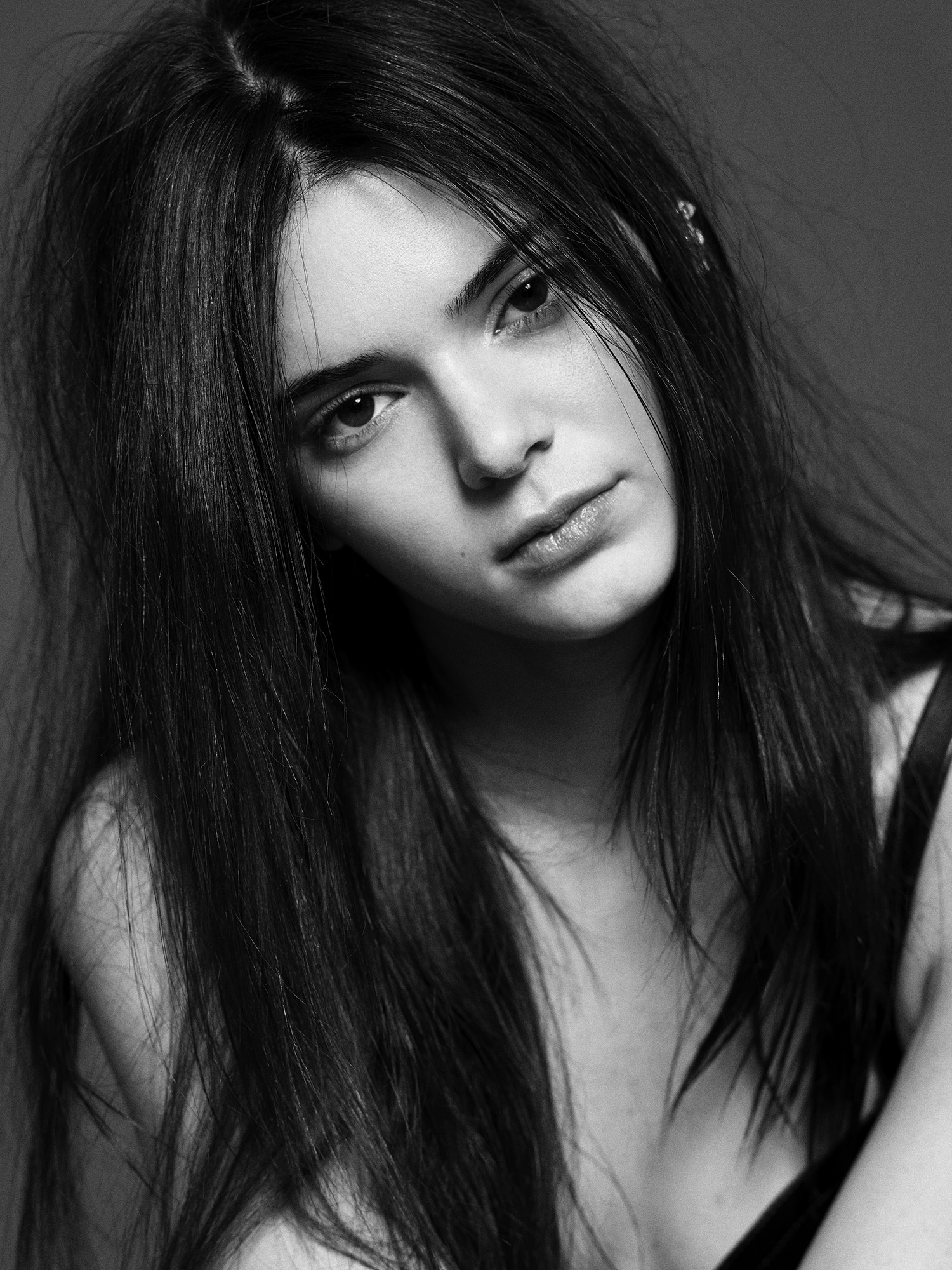 Kendall Jenner Women Model Brunette Dark Hair Long Hair Simple Background Face Portrait 4962