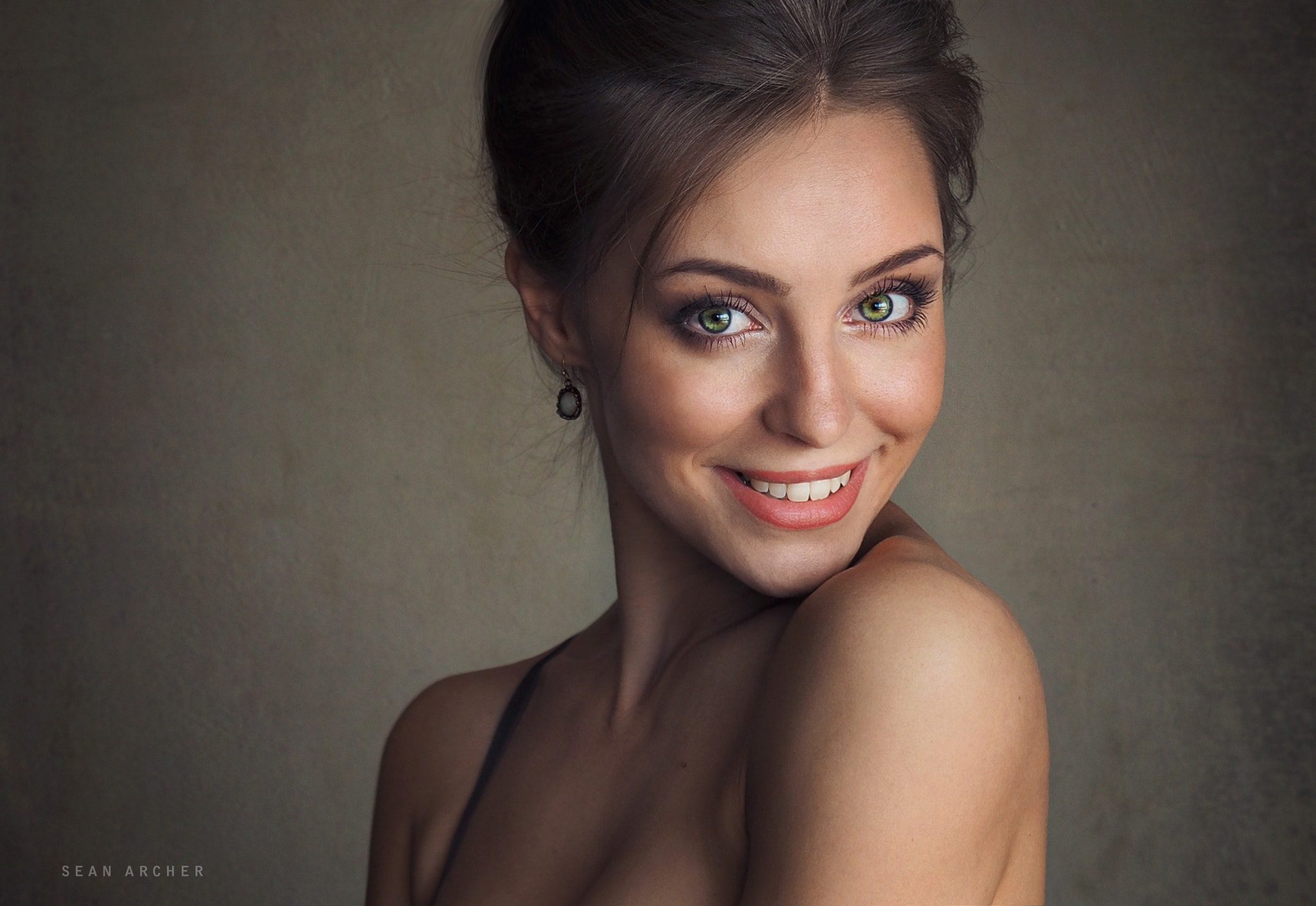 Women Portrait Smiling Simple Background Anastasiya Peredistova Brunette Green Eyes 2048x1410