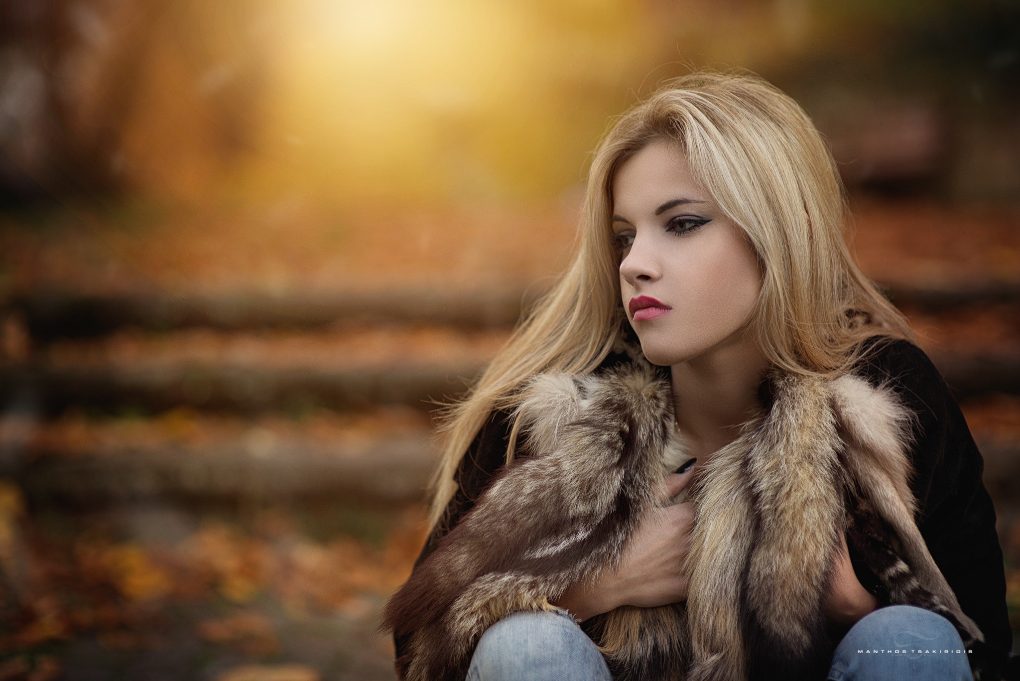 Women Blonde Eyeliner Red Lipstick Women Outdoors Fall Fur Coats Jeans Long Hair Manthos Tsakiridis  2048x1367