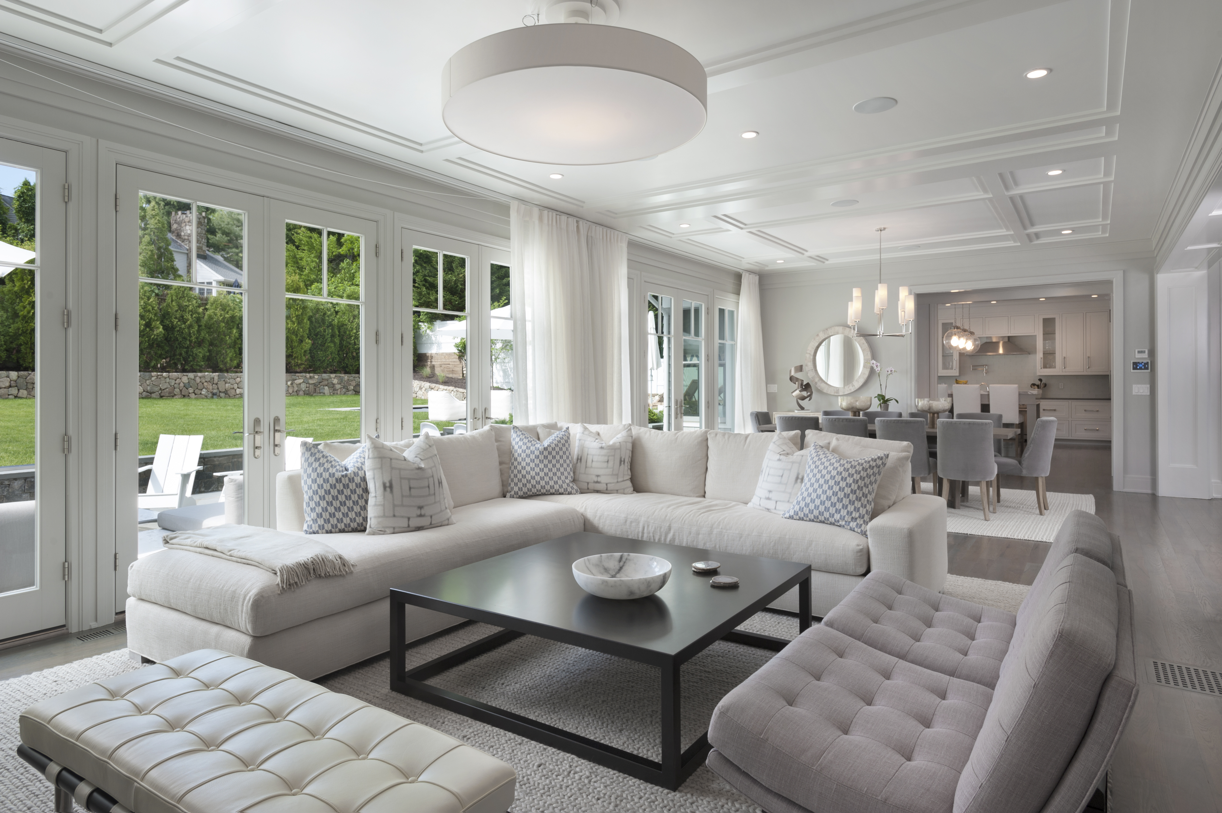 White Luxury Living Room Lounge Cushion Coffee Table Table Door 4256x2832