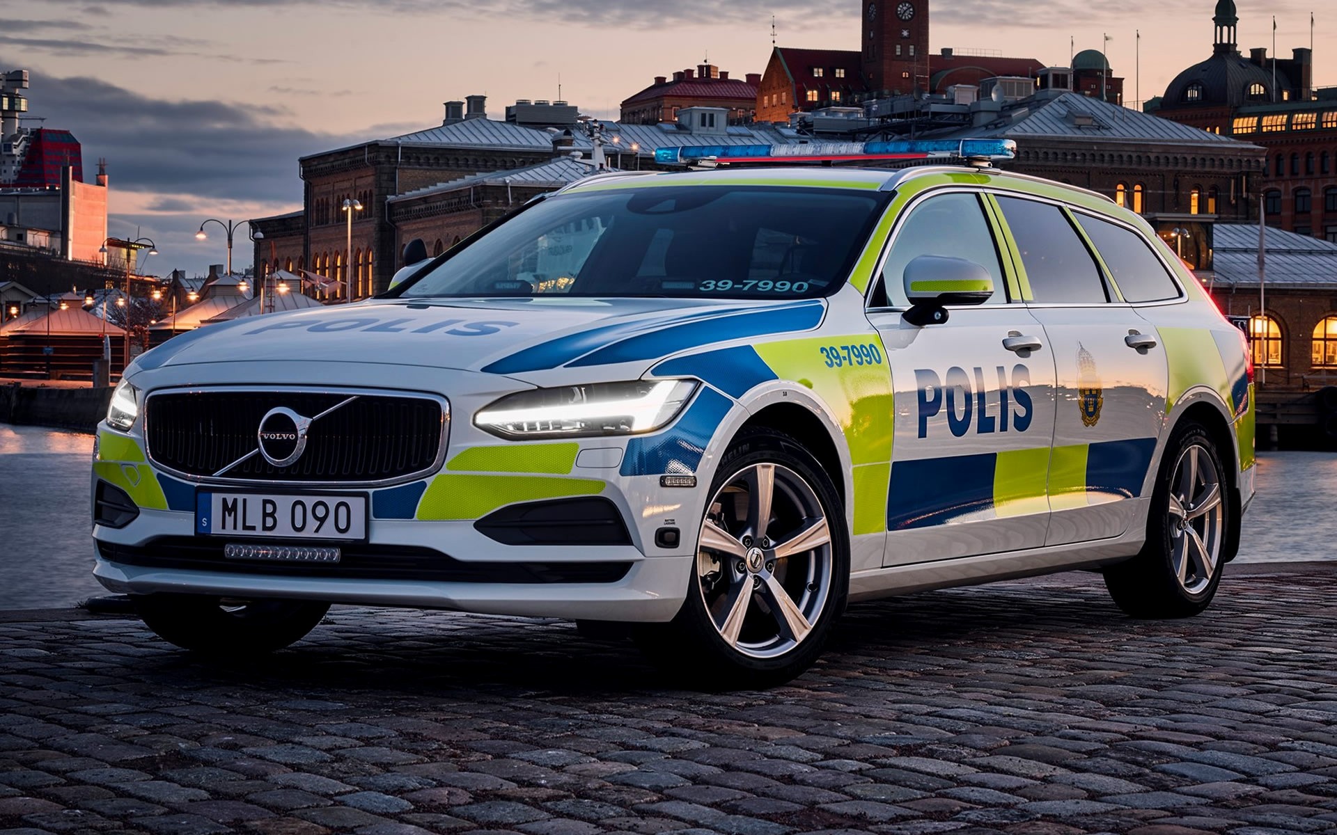 Volvo Police Cars Sweden 1920x1200