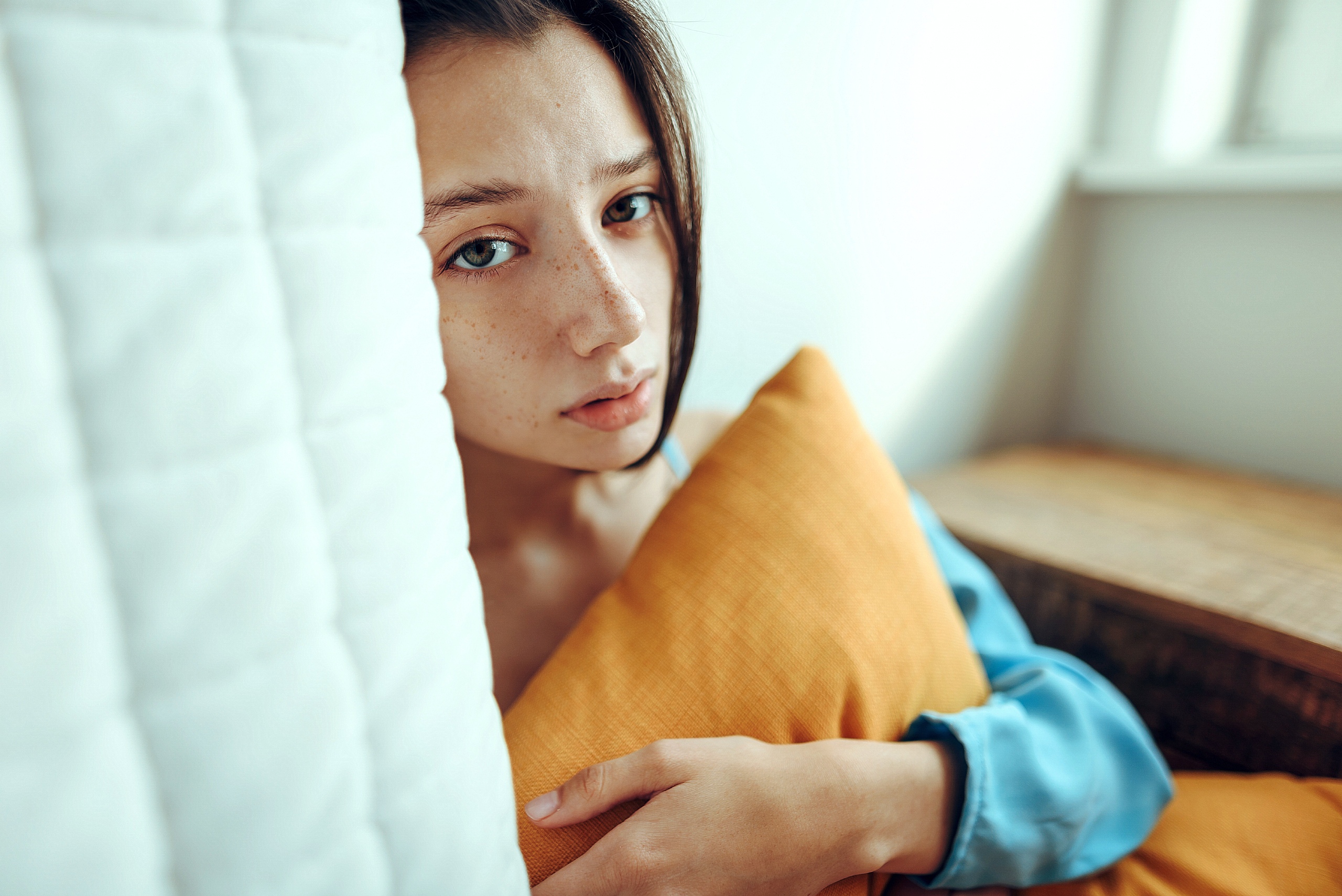 Alina Borodina Women Model Brunette Looking At Viewer Face Freckles Portrait Cushions Bokeh Indoors  2560x1709