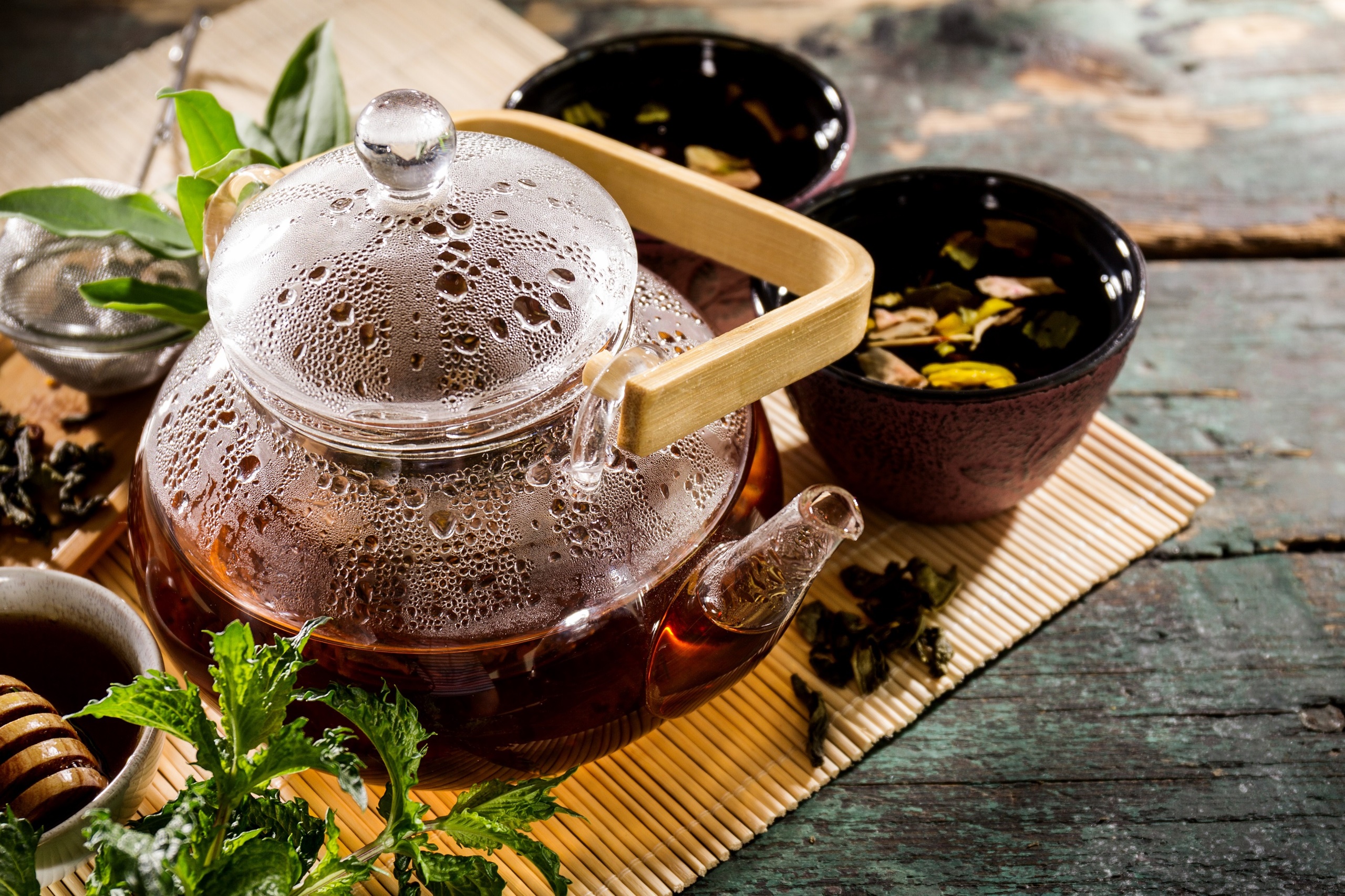 Tea Teapot Leaves Steam Vapor Wooden Surface 2560x1706