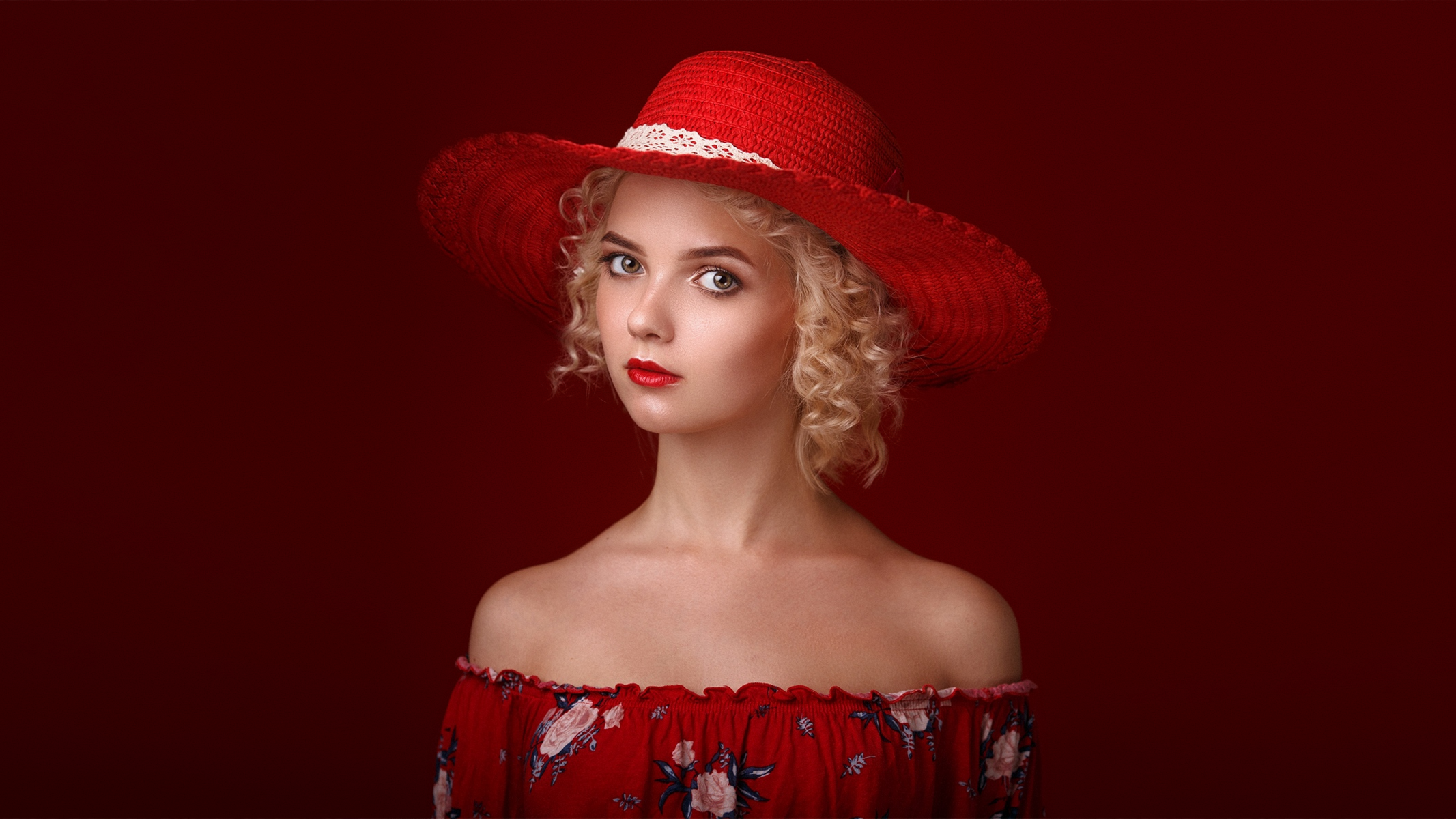 Women Model Blonde Curly Hair Looking At Viewer Red Lipstick Women With Hats Hat Bare Shoulders Crop 2133x1200