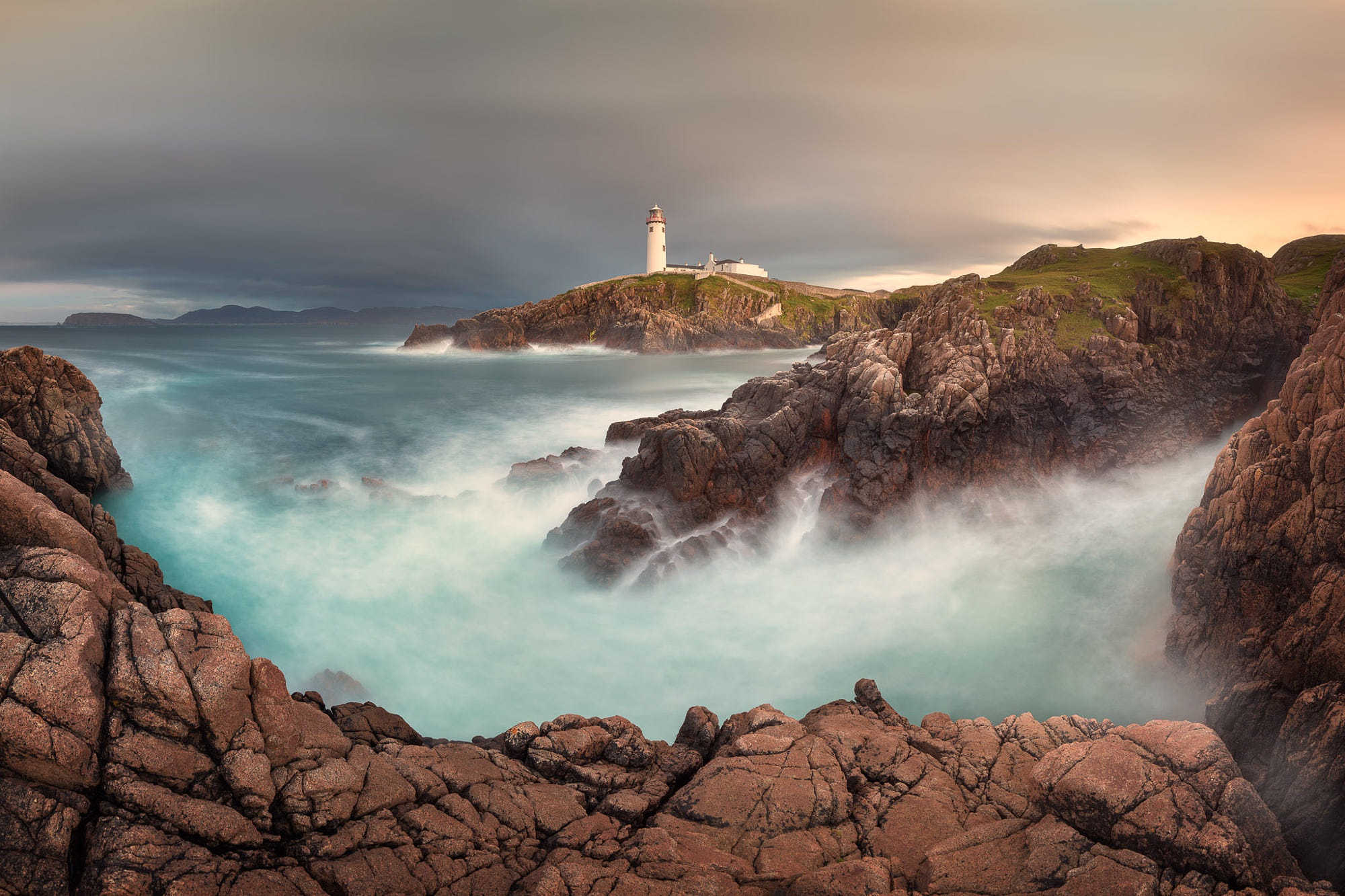 Ireland Atlantic Ocean Coast Nature Rock Lighthouse 2000x1333