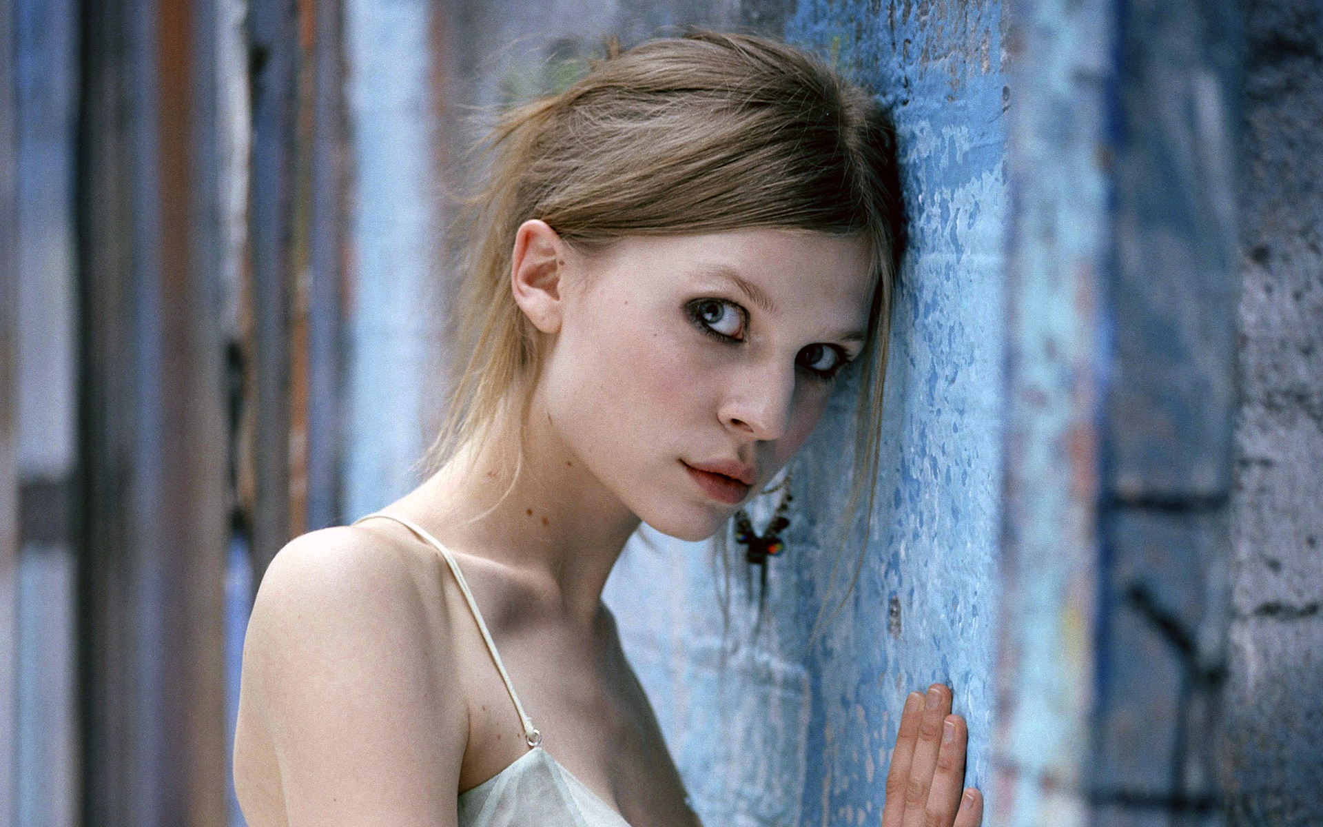 Clemence Poesy Actress French 1920x1200