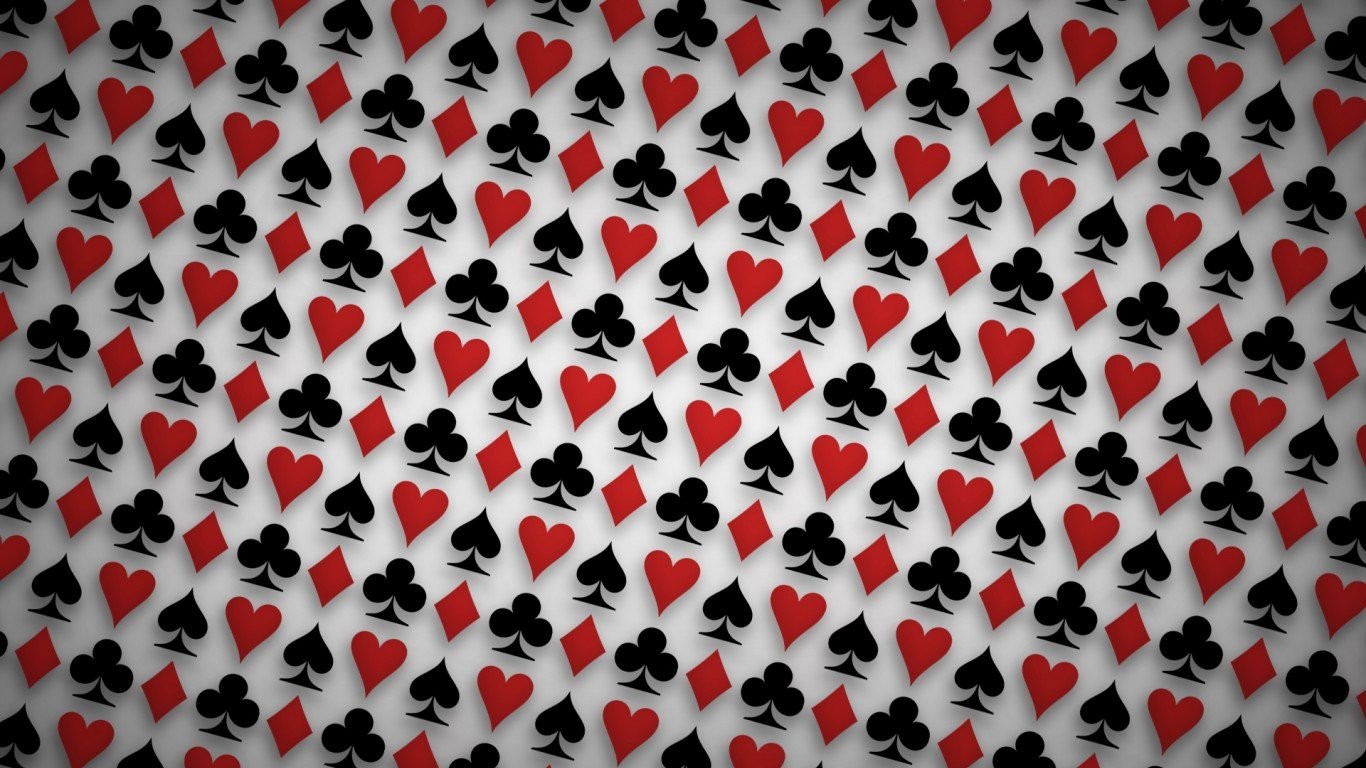 Heart Spades Playing Cards Pattern Simple 1366x768