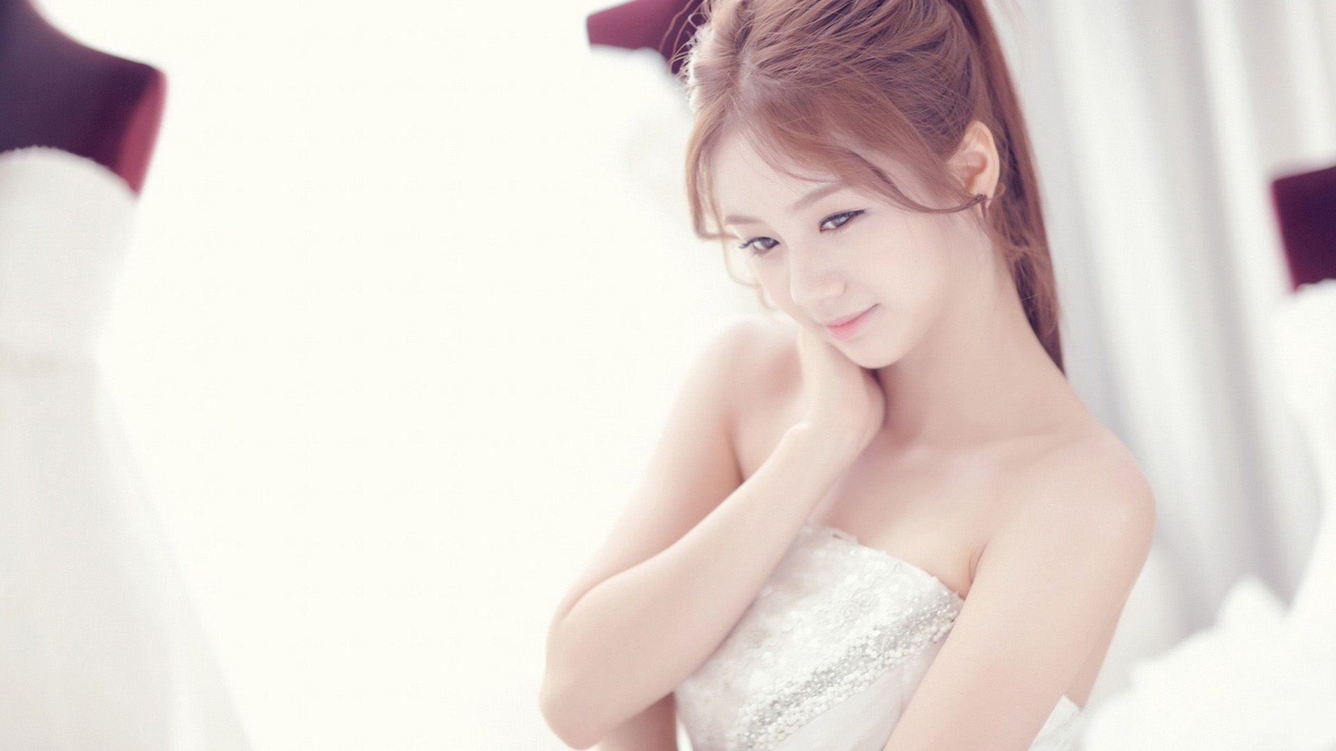 Women Asian Hyeri Brunette K Pop Singer Korean Diffused Strapless Dress Smiling Eyeliner 1920x1080