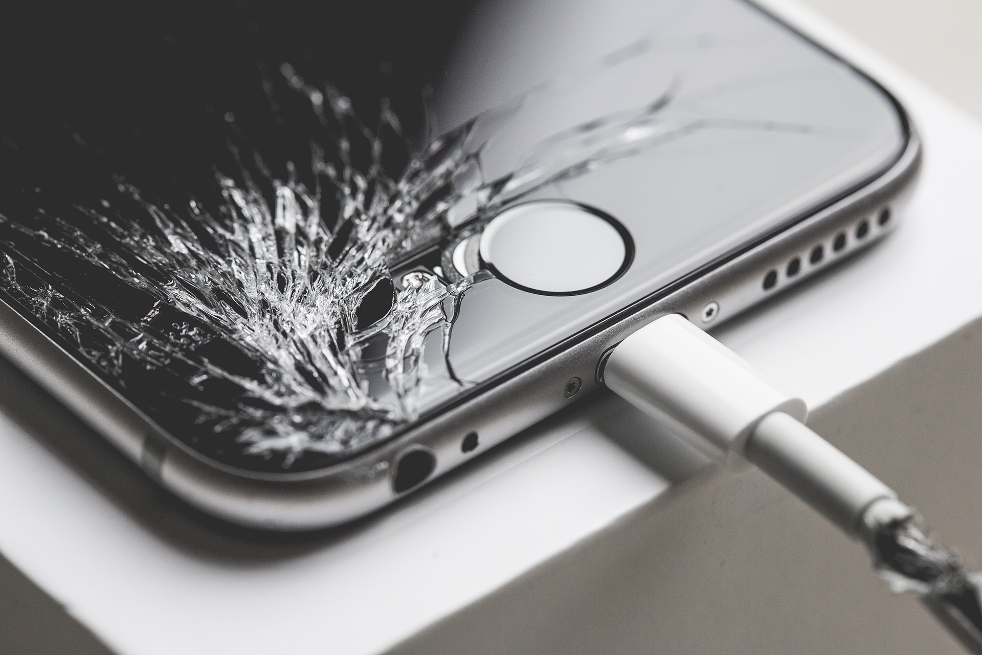 Broken Broken Glass Technology IPhone Monochrome Macro Cracked 1920x1280