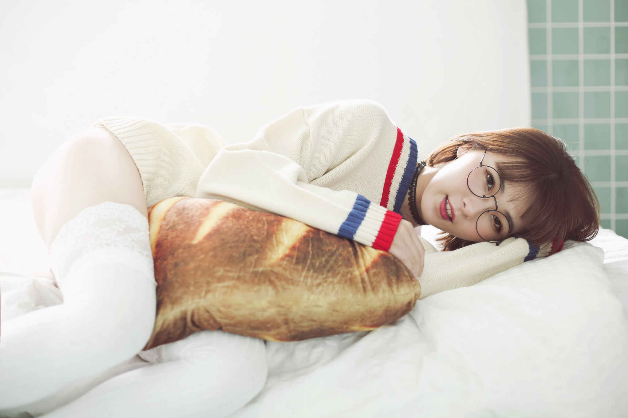 Asian Women Model Brunette Fake Glasses Looking At Viewer Portrait Indoors In Bed Sweater Pillow Hug 2048x1365