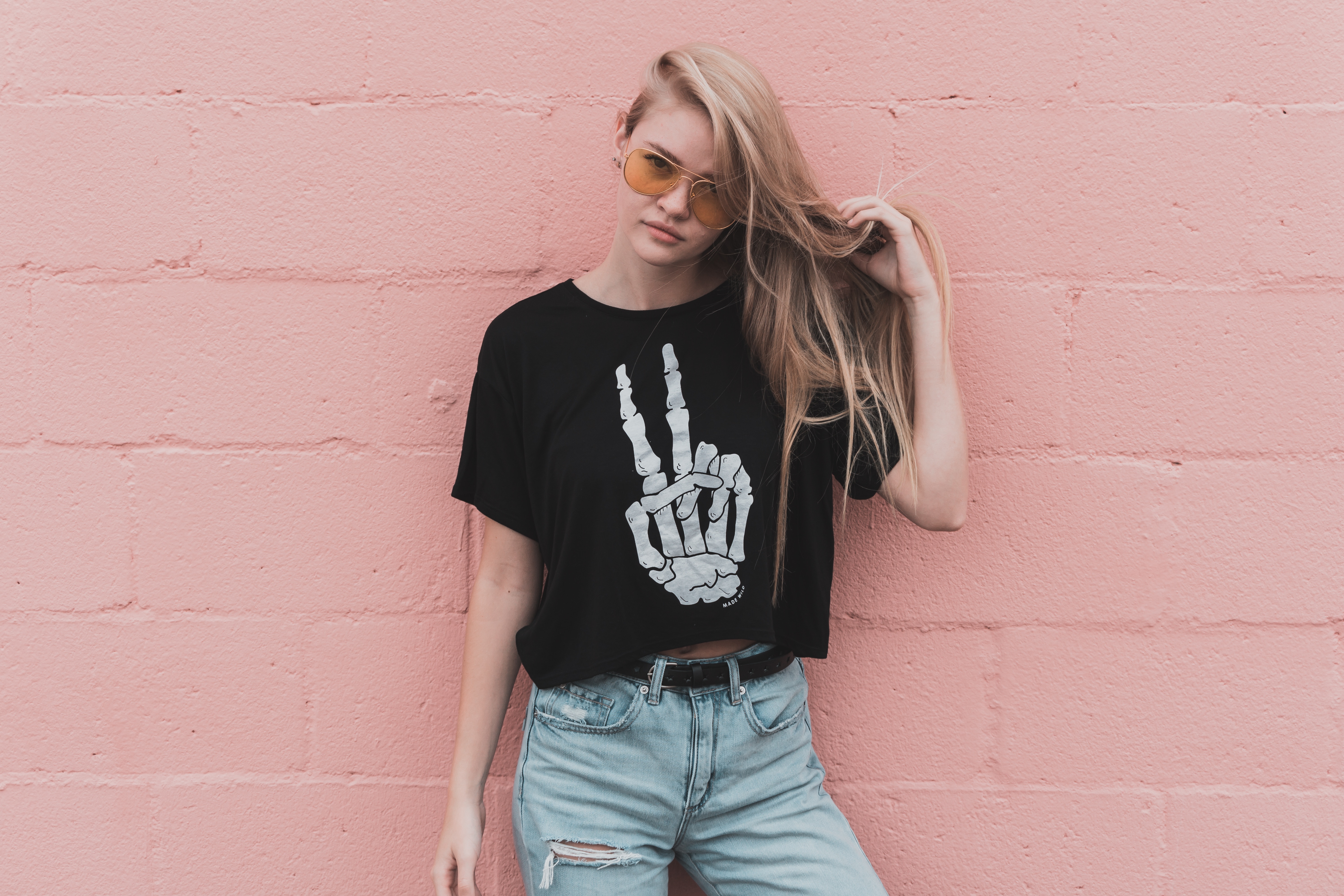 Wall Black T Shirt Jeans Sunglasses Women With Shades 6000x4000