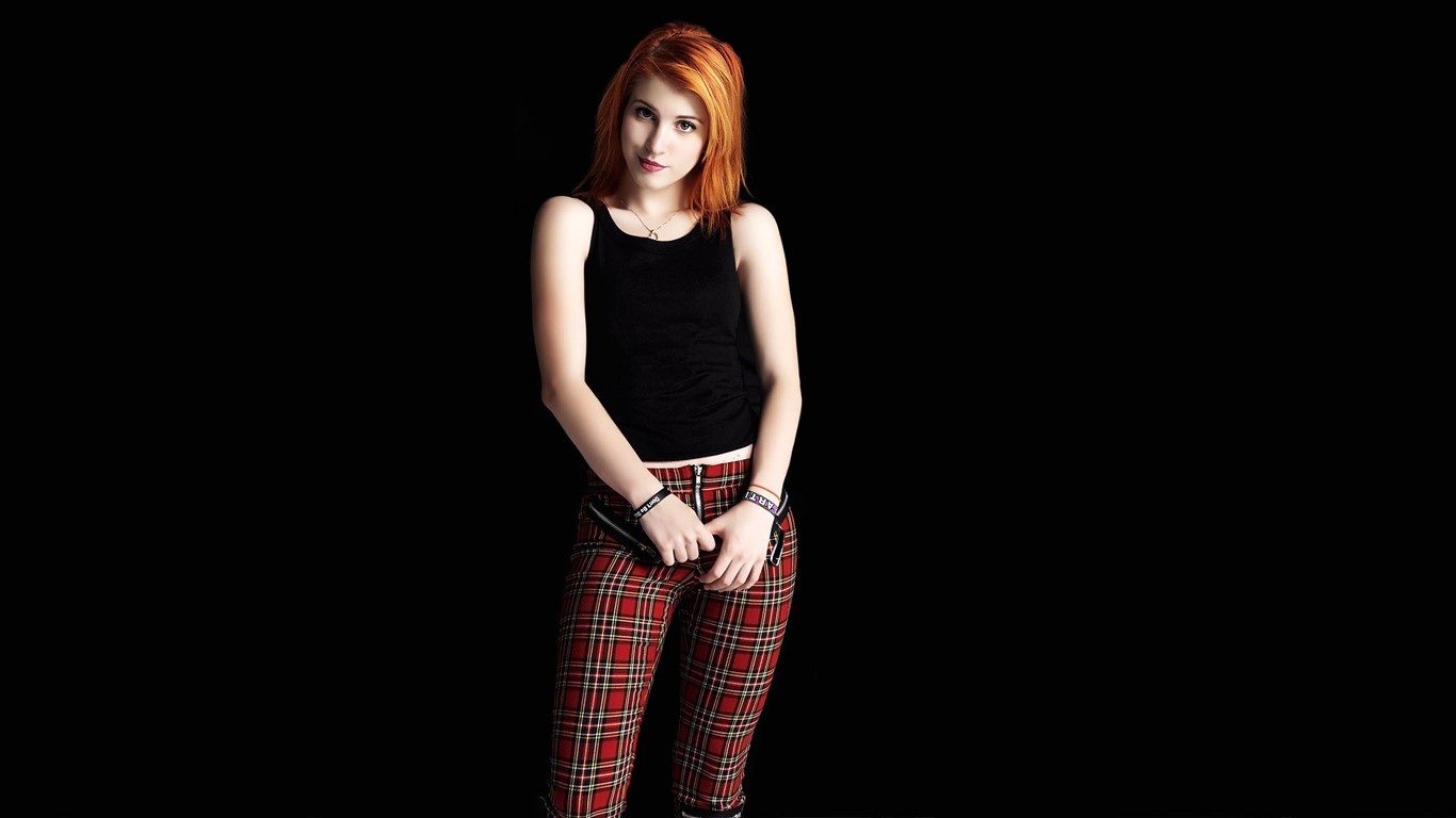 Simple Background Paramore Hayley Williams Redhead Women Band Singer 1366x768