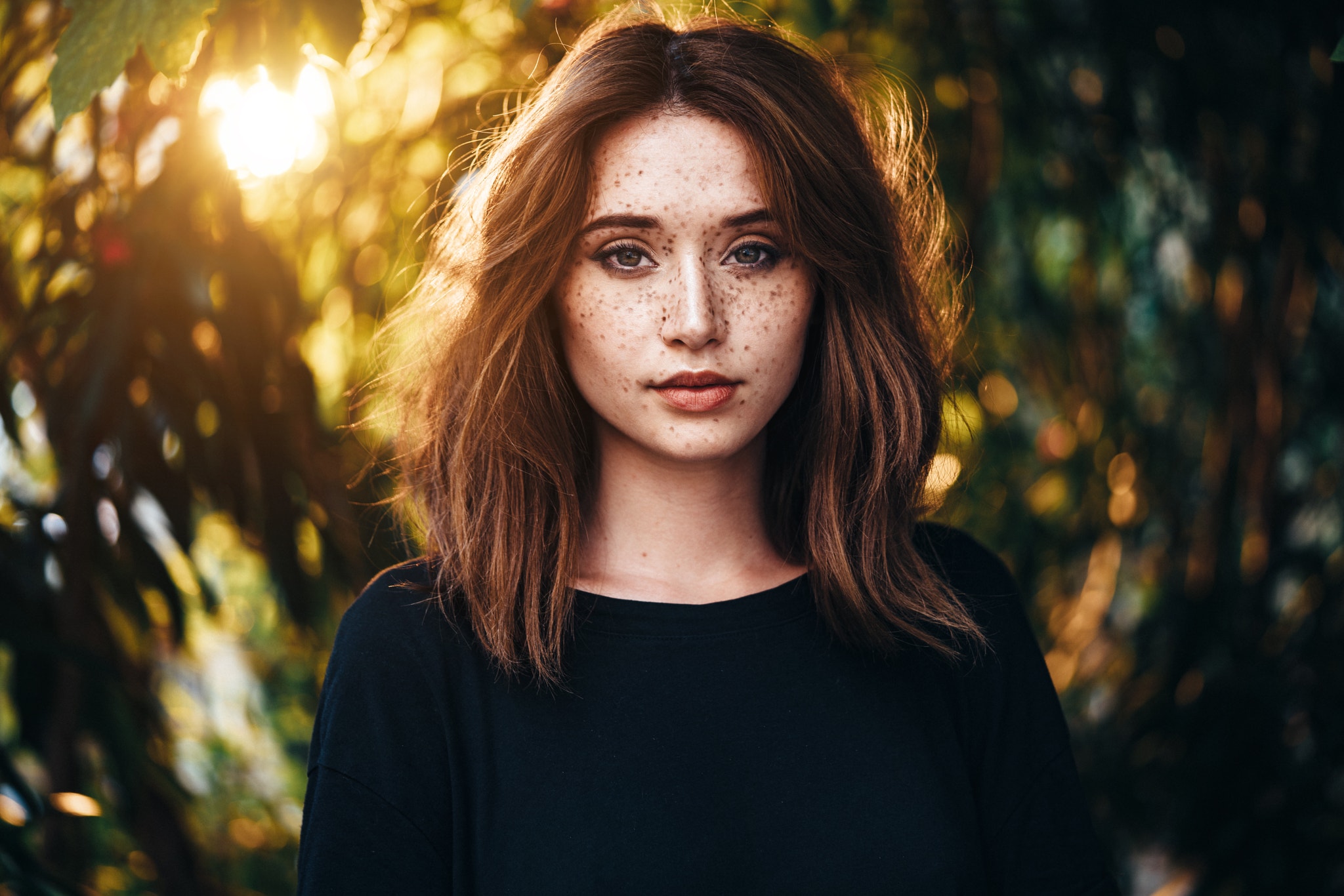 Felix Barjou Face Sunlight Women Portrait Freckles 2048x1366