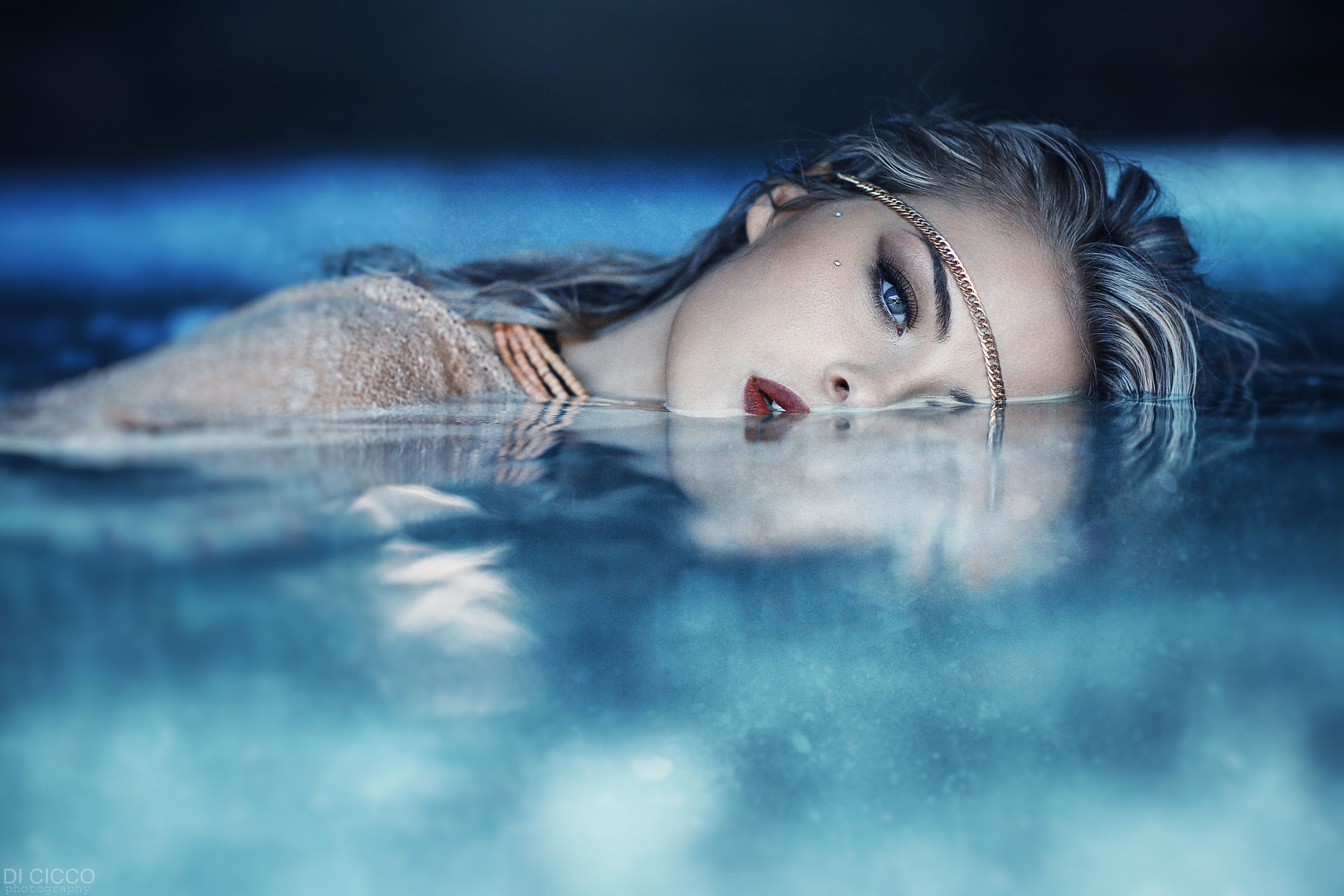 Women Silver Hair Water Reflection Portrait Tiaras Make Up Lipstick Wet Alessandro Di Cicco Blue Eye 2000x1334