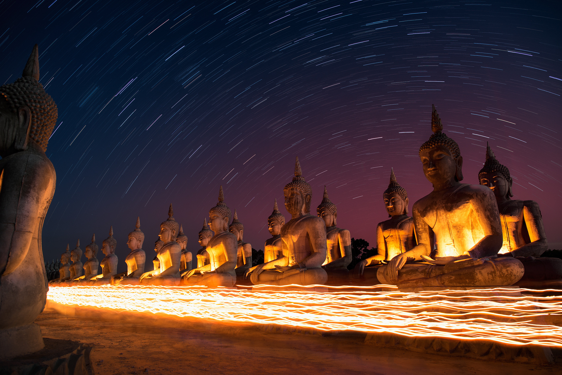 Statue Buddha Night Light Time Lapse 1920x1282