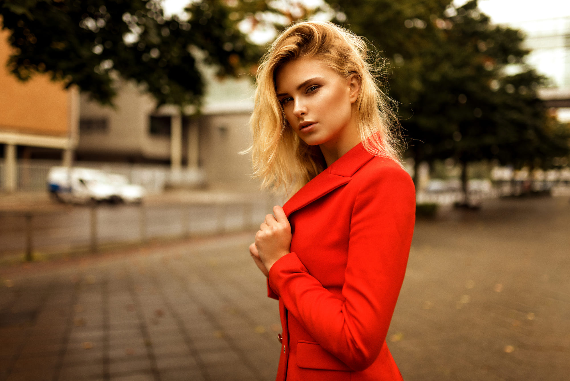 Women Blonde Face Women Outdoors Portrait Red Clothing Warm Colors City Bokeh Street Model Miro Hofm 2000x1335