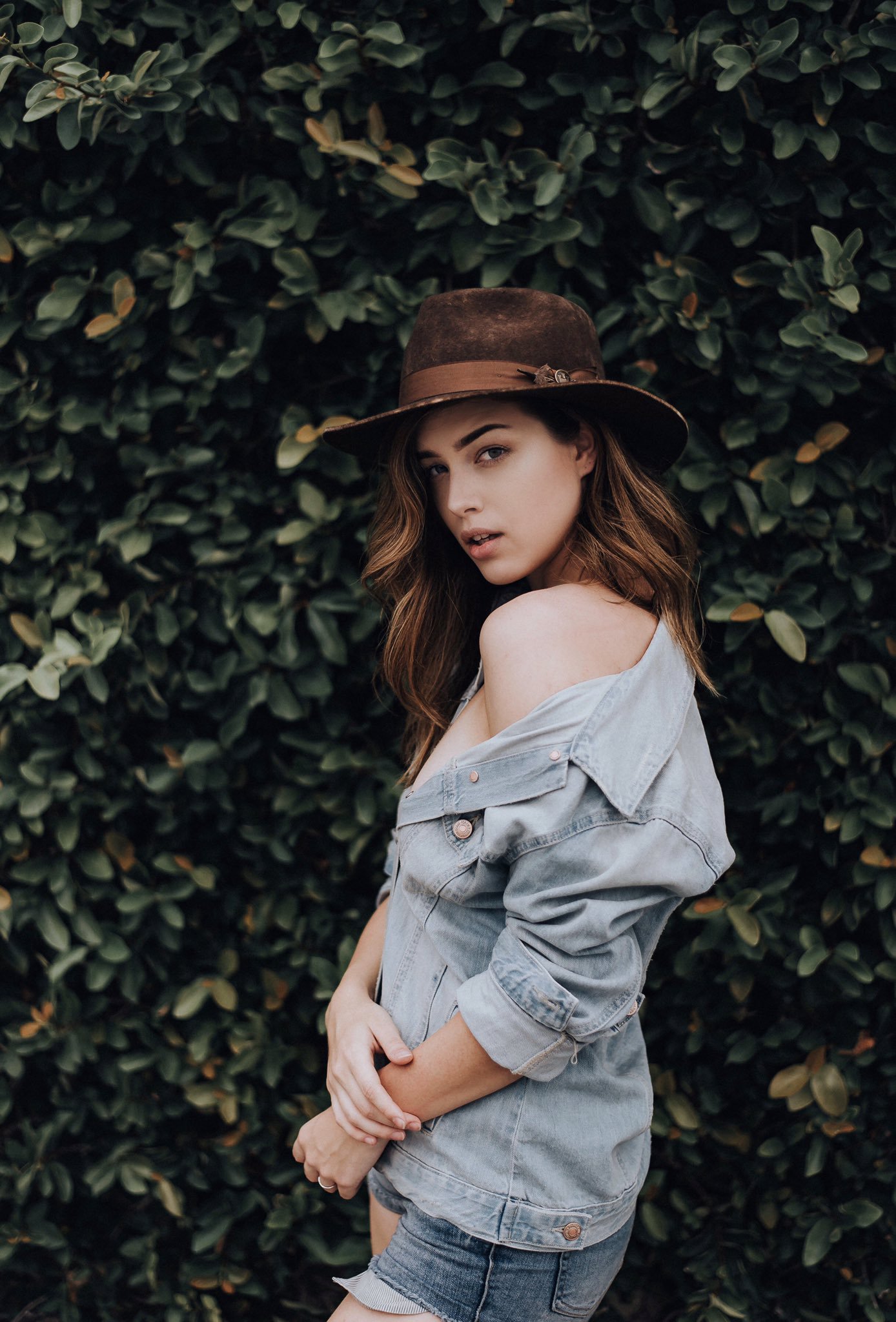 Model Brunette Women Hat Denim Denim Shirt 1388x2048