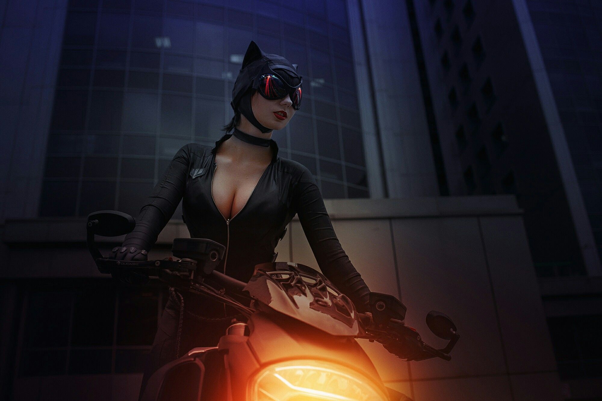 People Women Catwoman Black Suit 2000x1333