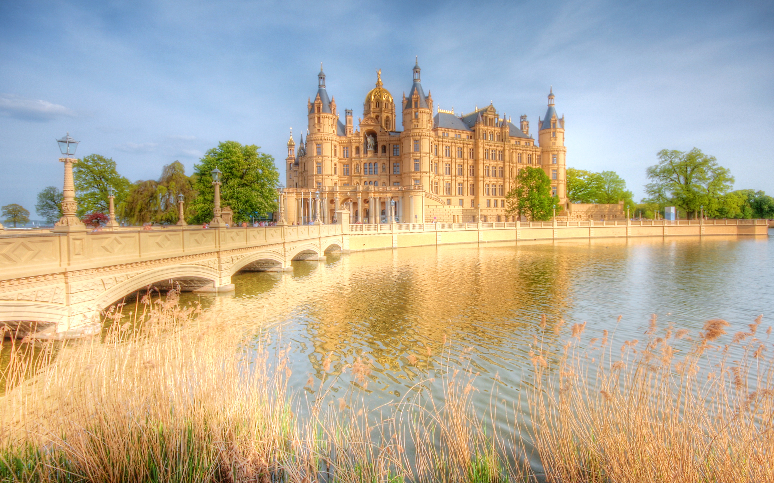 Man Made Schwerin Palace 2560x1600