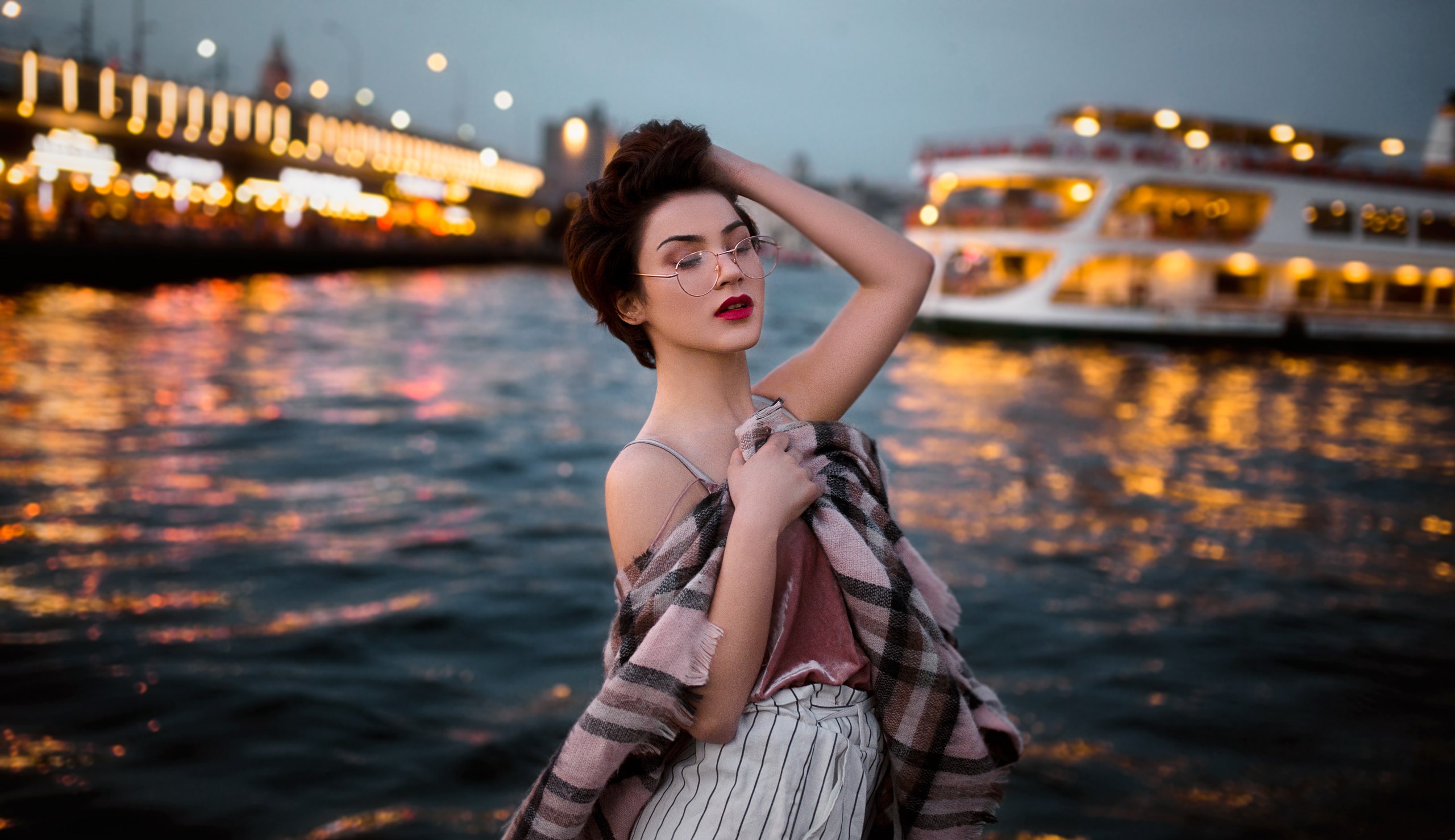 Hakan Erenler Women Model Portrait Outdoors Depth Of Field Water Ferry Lights Women With Glasses Bla 2560x1478