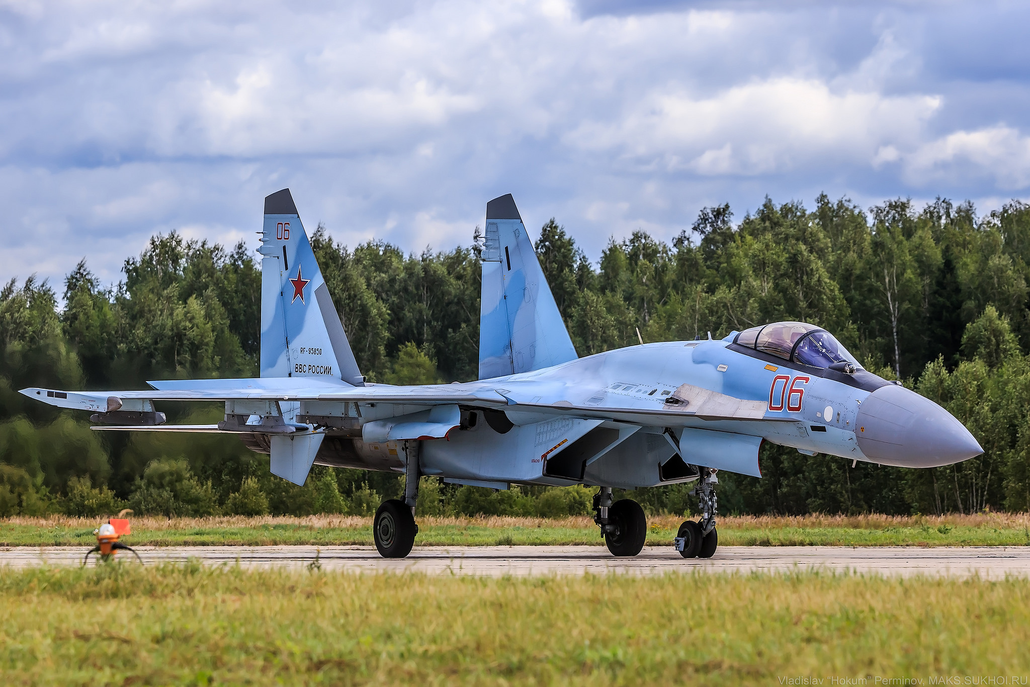 Russian Air Force Sukhoi Su 35 Warplanes 2048x1366