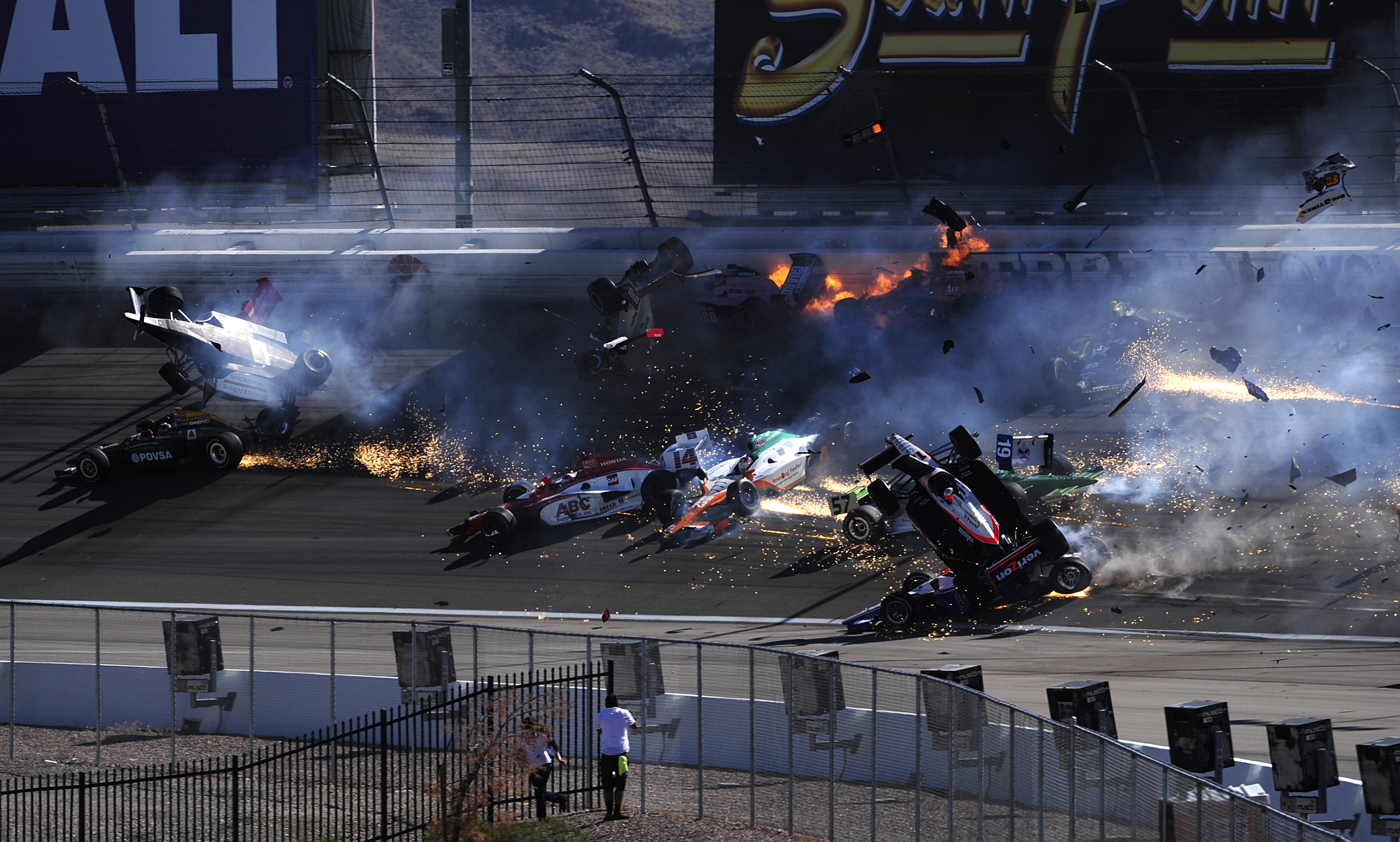 Racing Race Cars Accidents Crash IndyCar Smoke Sparks 3166x1904