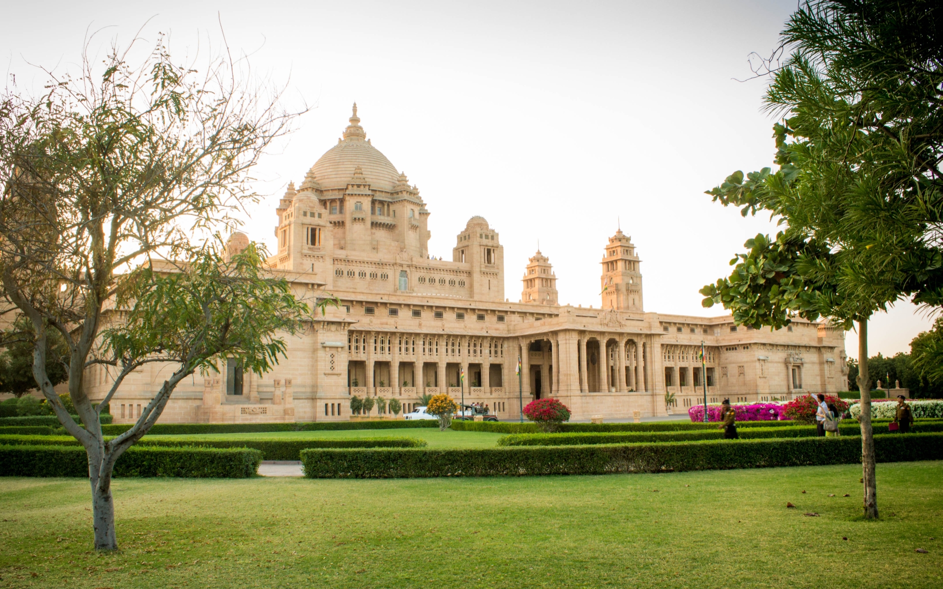 Man Made Umaid Bhawan Palace 1920x1200