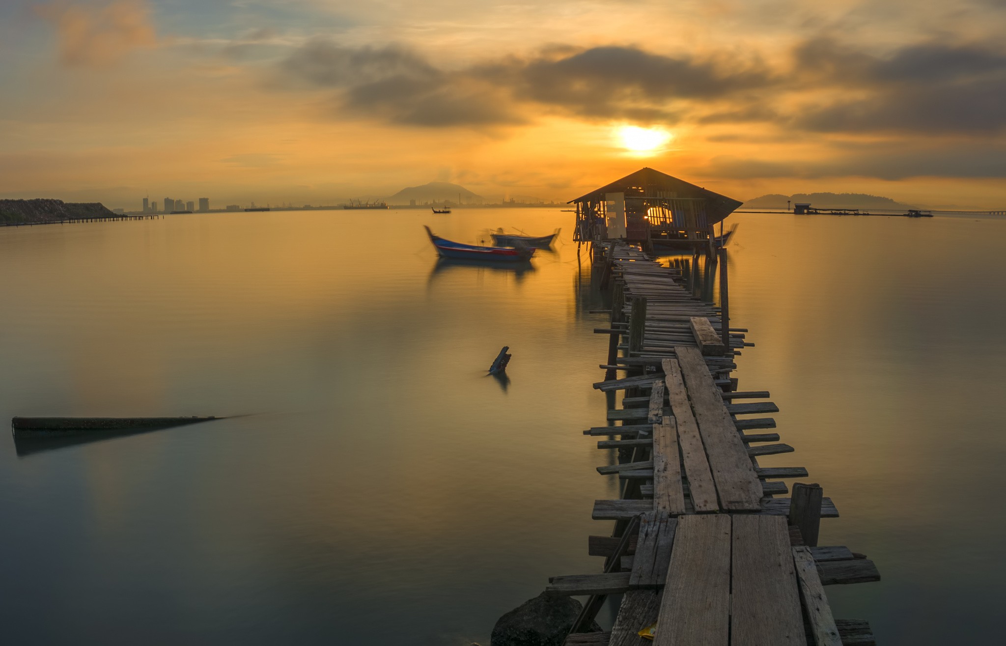 Lake Boathouses Landscape City 2048x1315