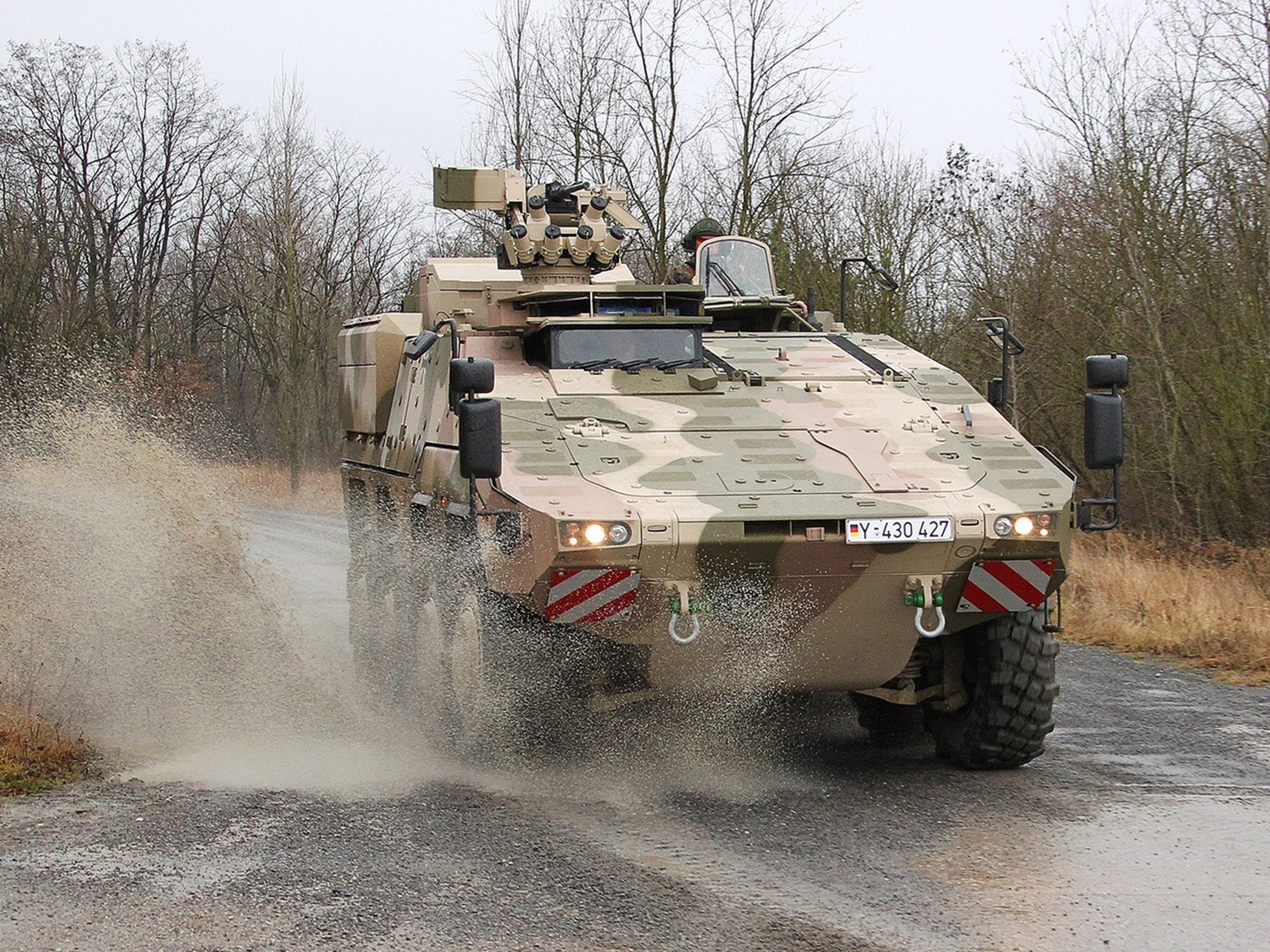 Armored Personnel Carrier 4000x3000