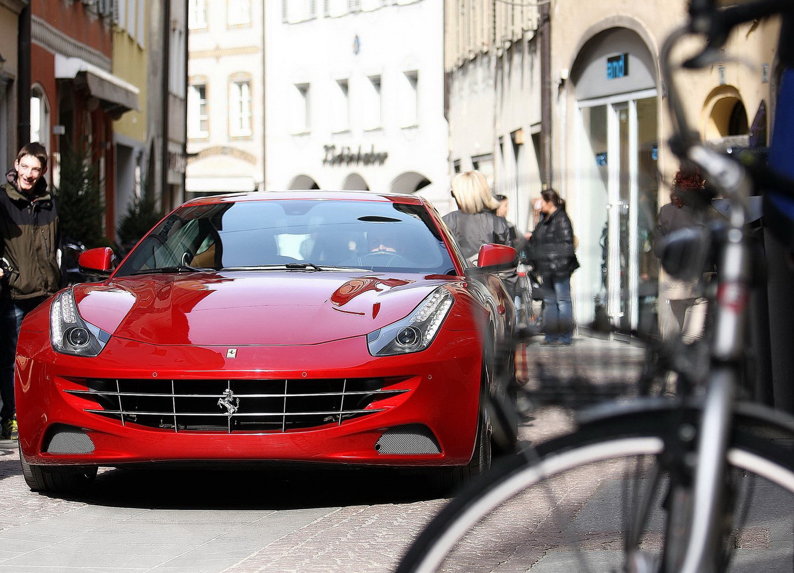 Vehicles Ferrari FF 1600x1154