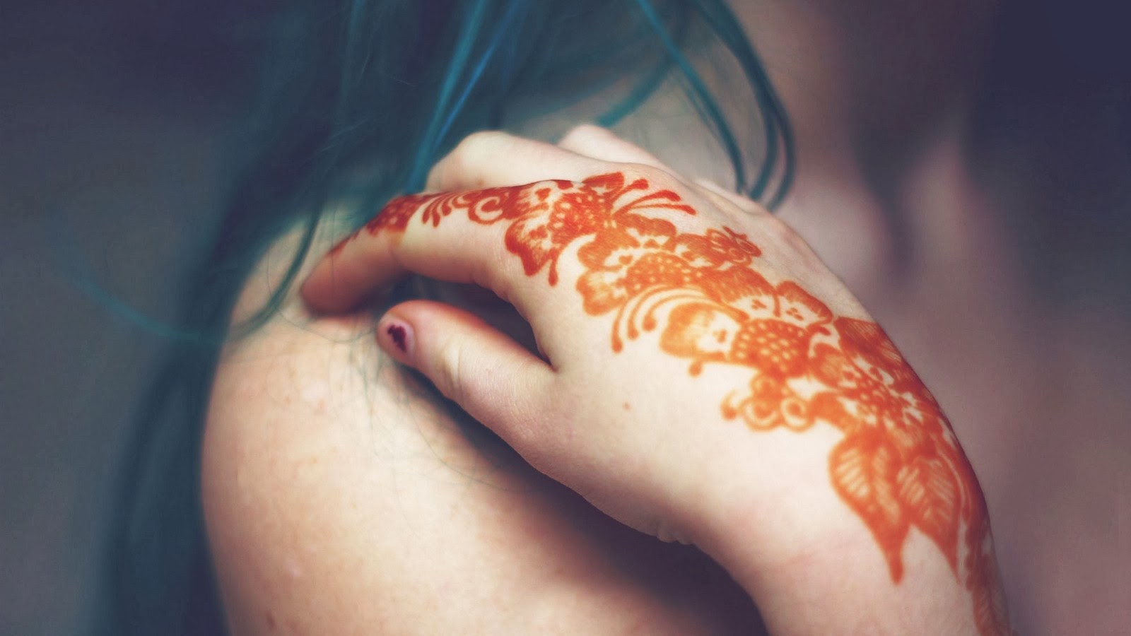 Teal Hair Henna Hands Women Bare Shoulders Tattoo Model 1600x900