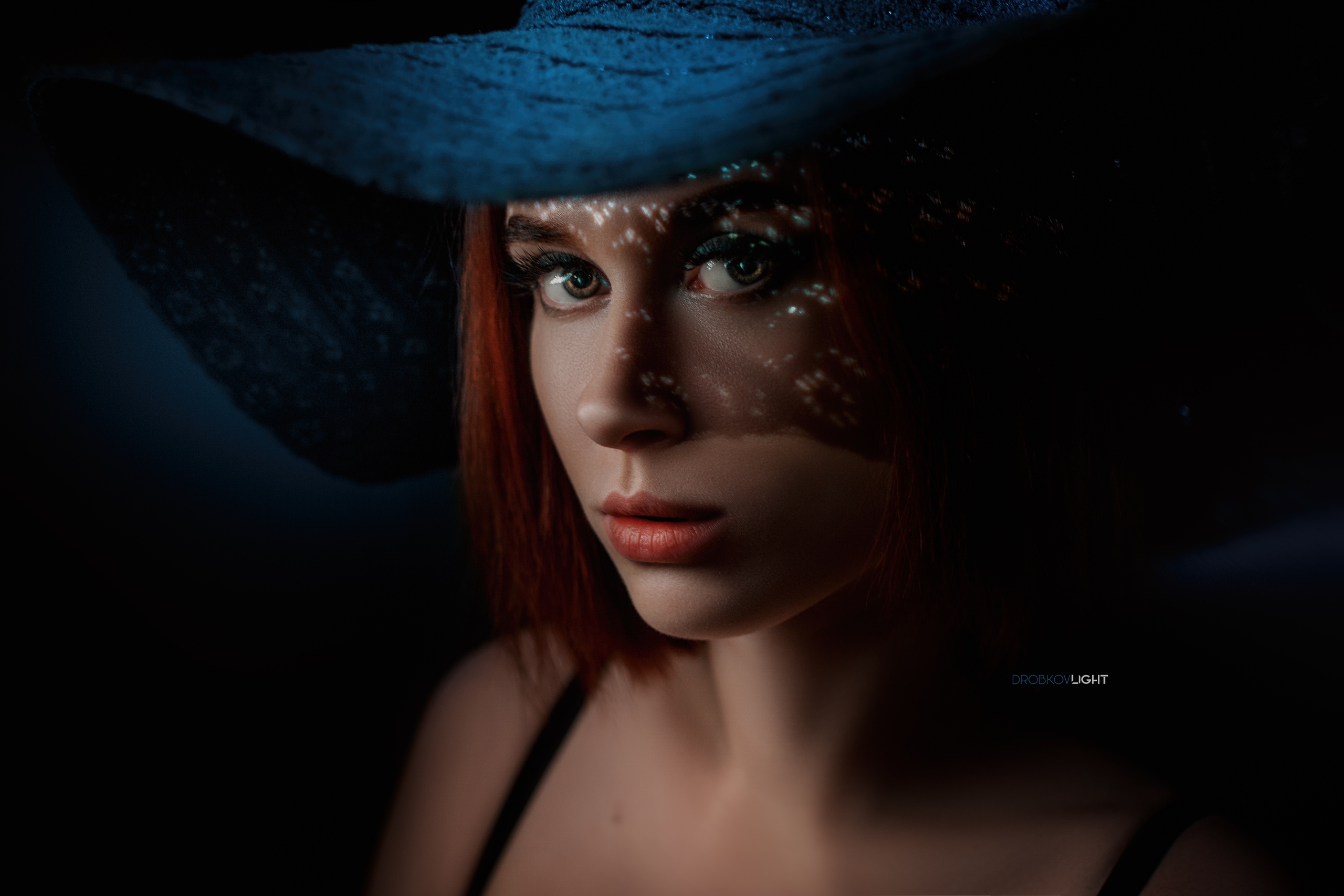 Elvira Pozdnysheva Women Model Redhead Portrait Indoors Dark Face Women With Hats Hat Looking At Vie 2560x1707