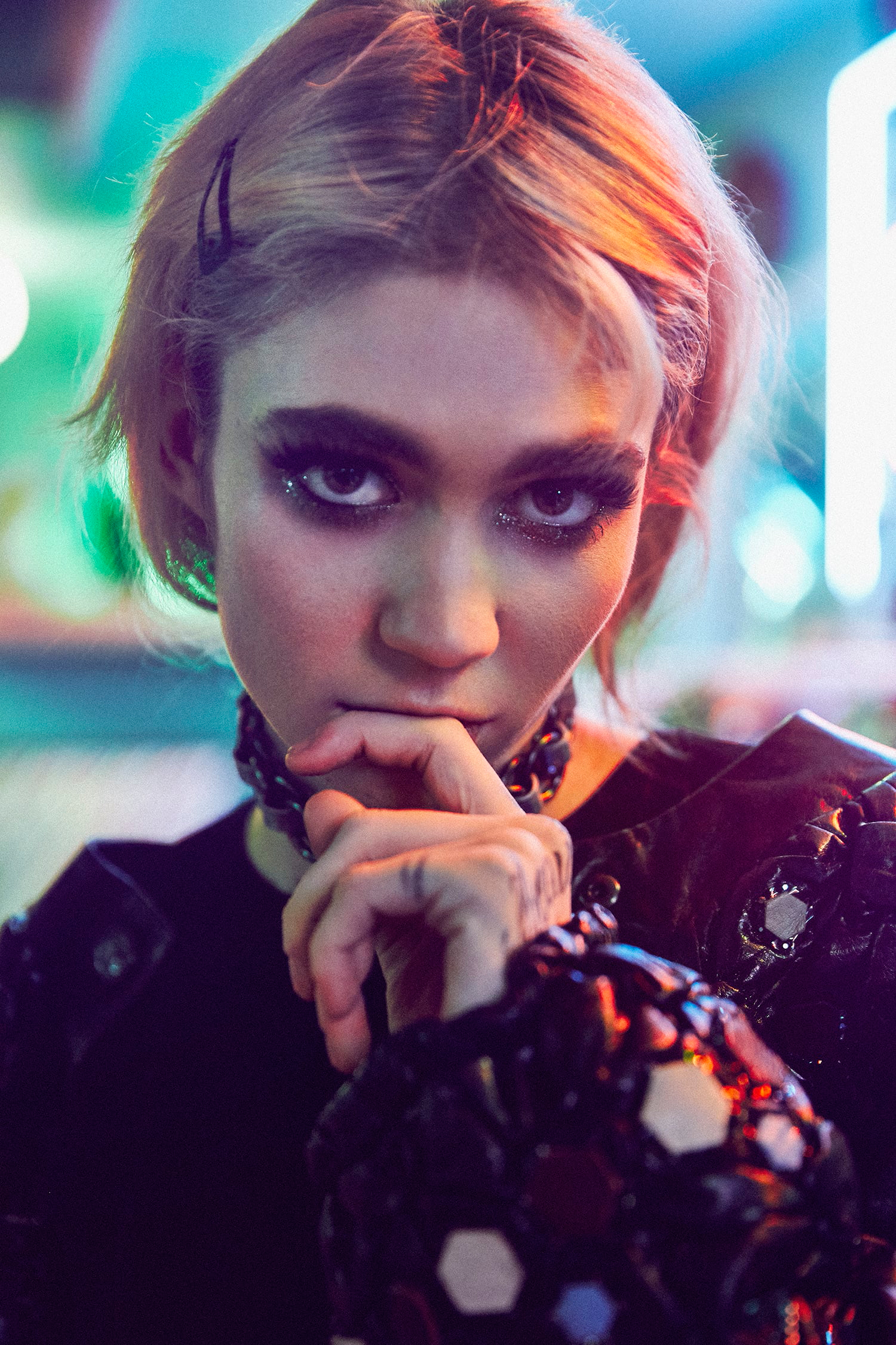 Women Grimes Singer 1500x2250