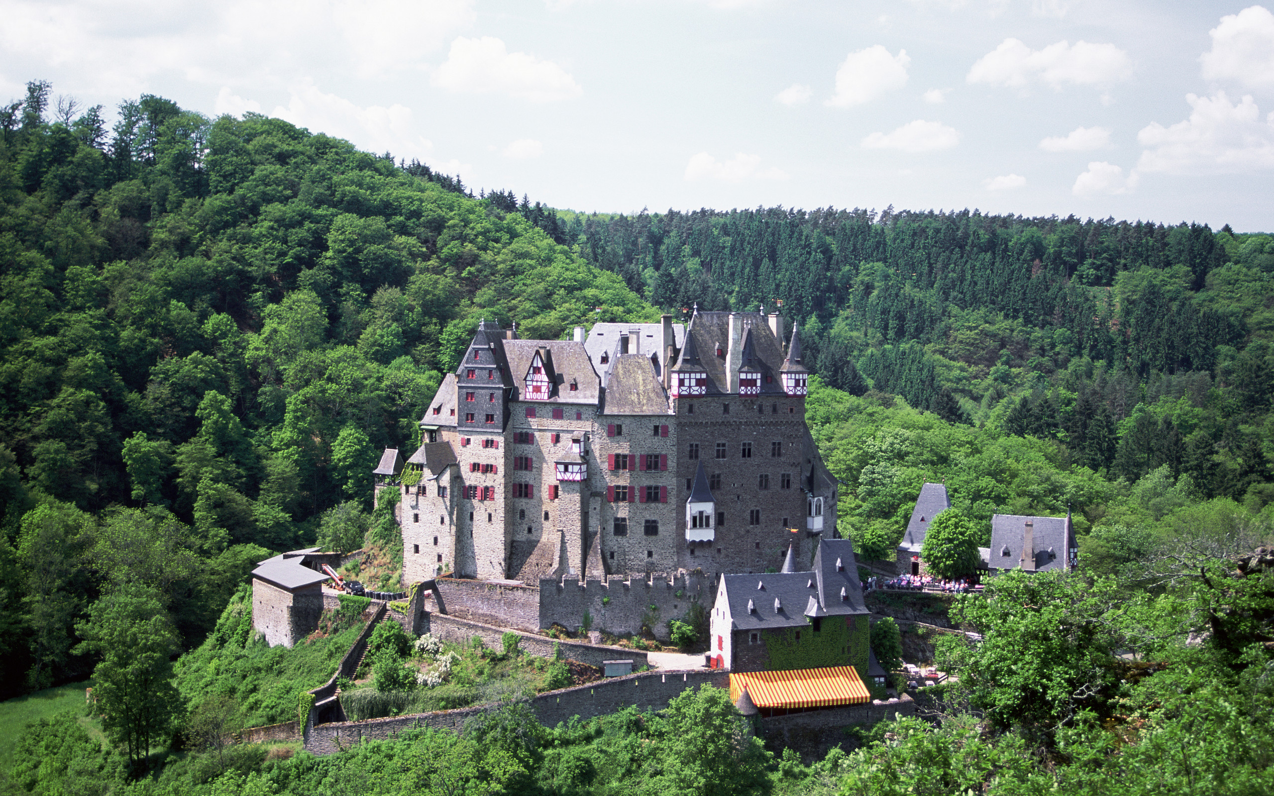 Man Made Eltz Castle 2560x1600