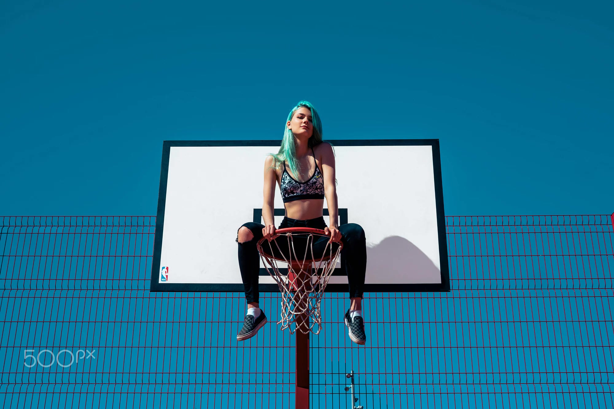 Daria Klepikova Basketball Green Hair Fence Clear Sky Blue Hoop Turquoise Hair 2000x1334