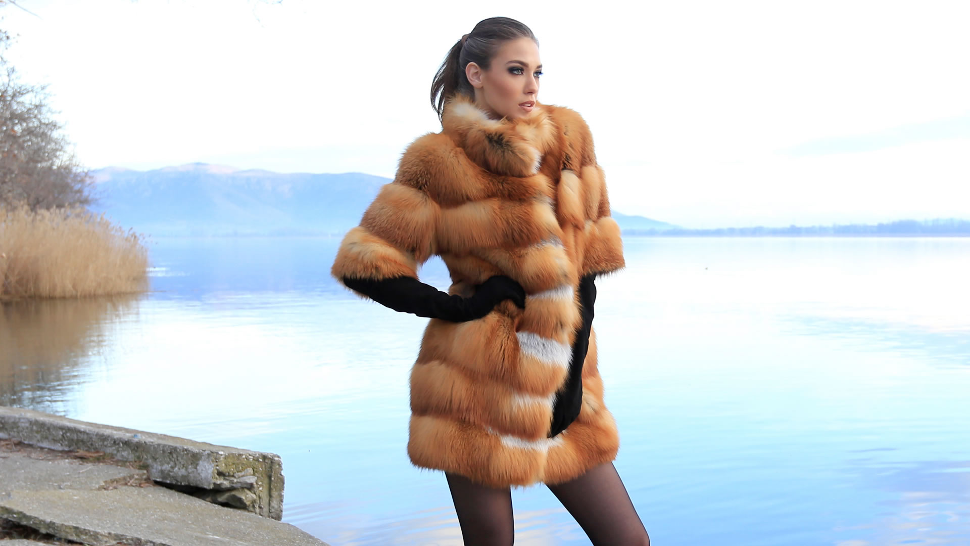 Women Model Fur Looking Into The Distance Fur Coats Brunette Black Gloves Open Mouth Hands On Hips S 1920x1080