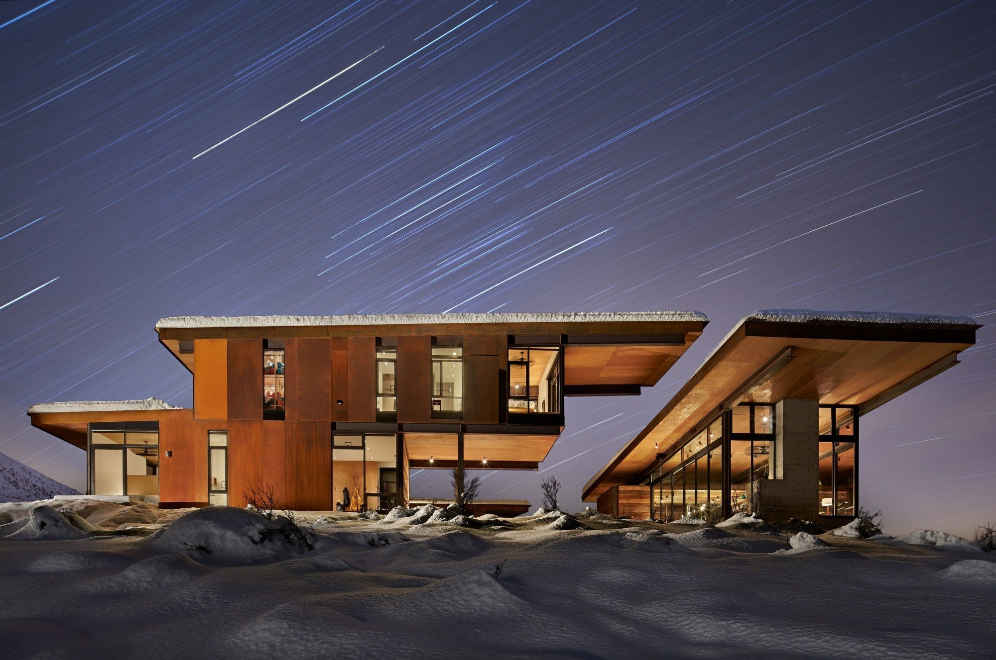 Modern House Architecture Snow Star Trails Long Exposure 2000x1327