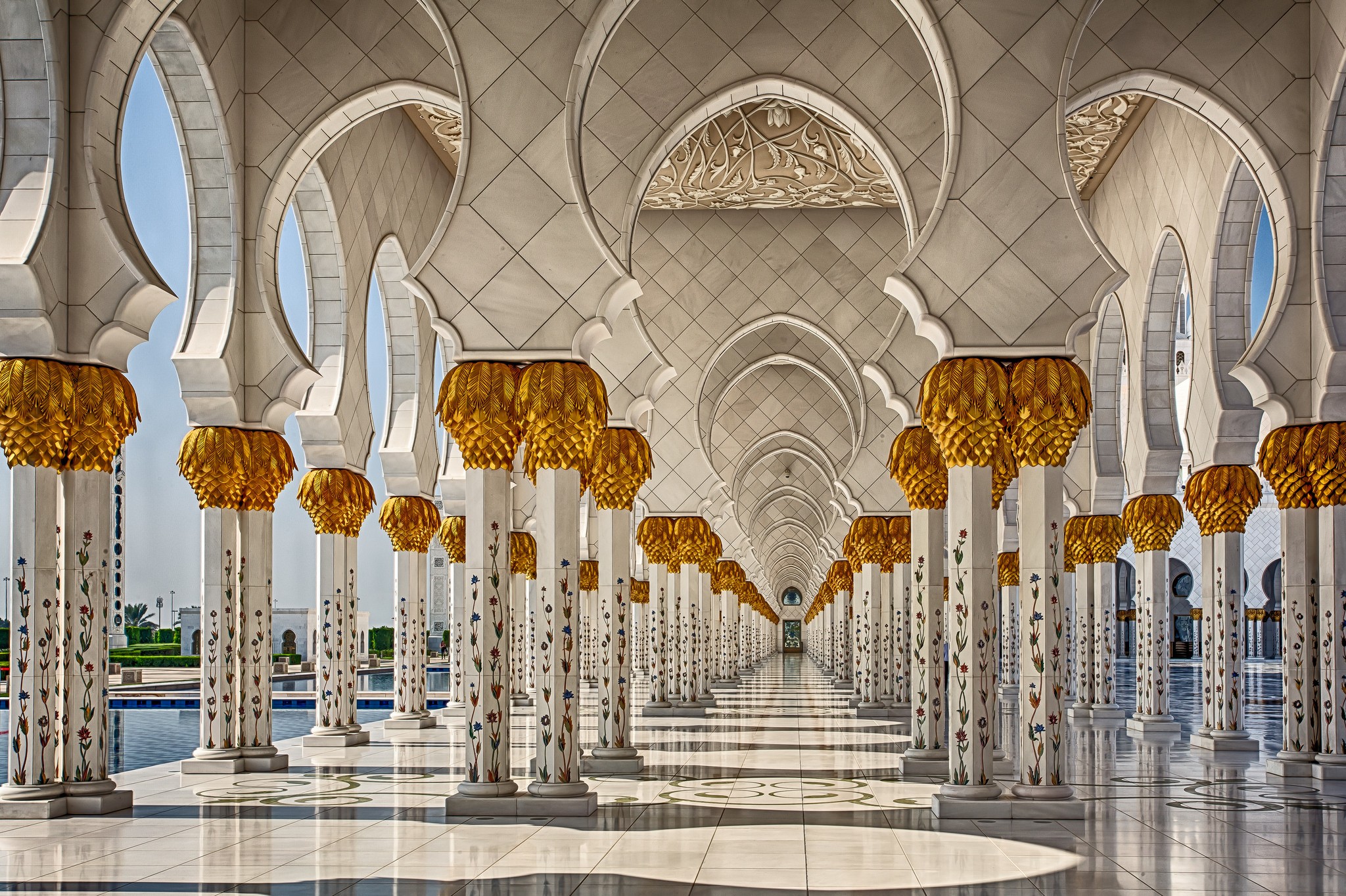 Architecture Interior Abu Dhabi Mosque United Arab Emirates Pillar Arch Symmetry Sunlight Tiles Shad 2048x1365