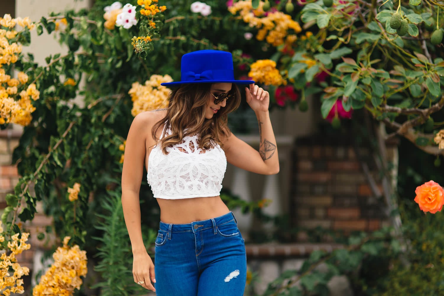 Tianna Gregory Women Model Jeans Pants Women With Glasses Hat Tattoo Smiling Portrait 1502x1000
