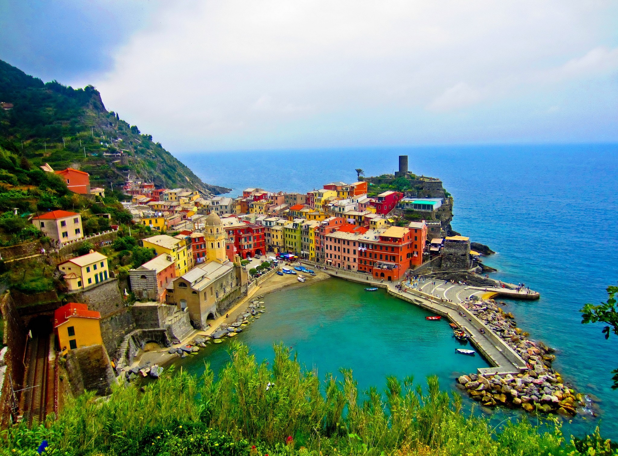 Vernazza Cinque Terre Liguria Italy 2048x1510