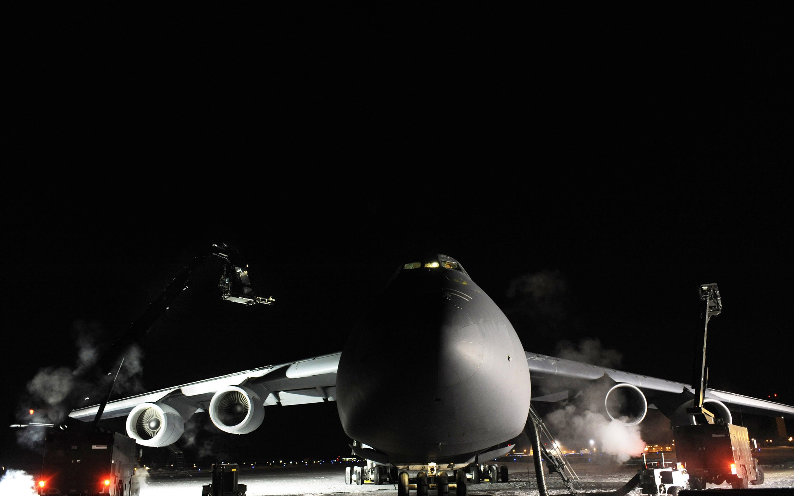 Photography Airplane Aircraft Military Aircraft Night Military Base US Air Force Lockheed C 5 Galaxy 2560x1600