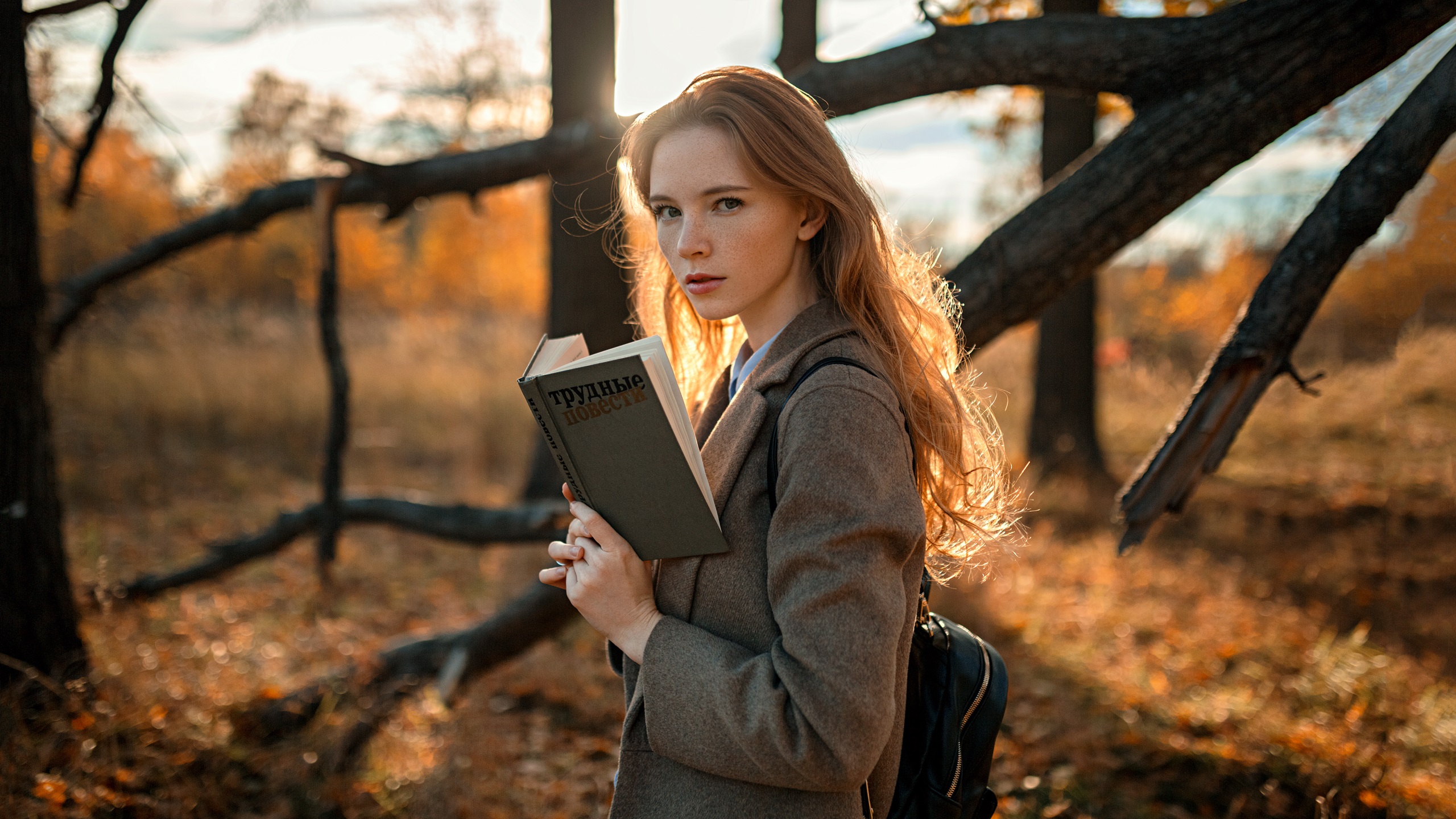 Women Model Redhead Long Hair Looking At Viewer Portrait Outdoors Freckles Coats Backpacks Books Sid 2560x1440