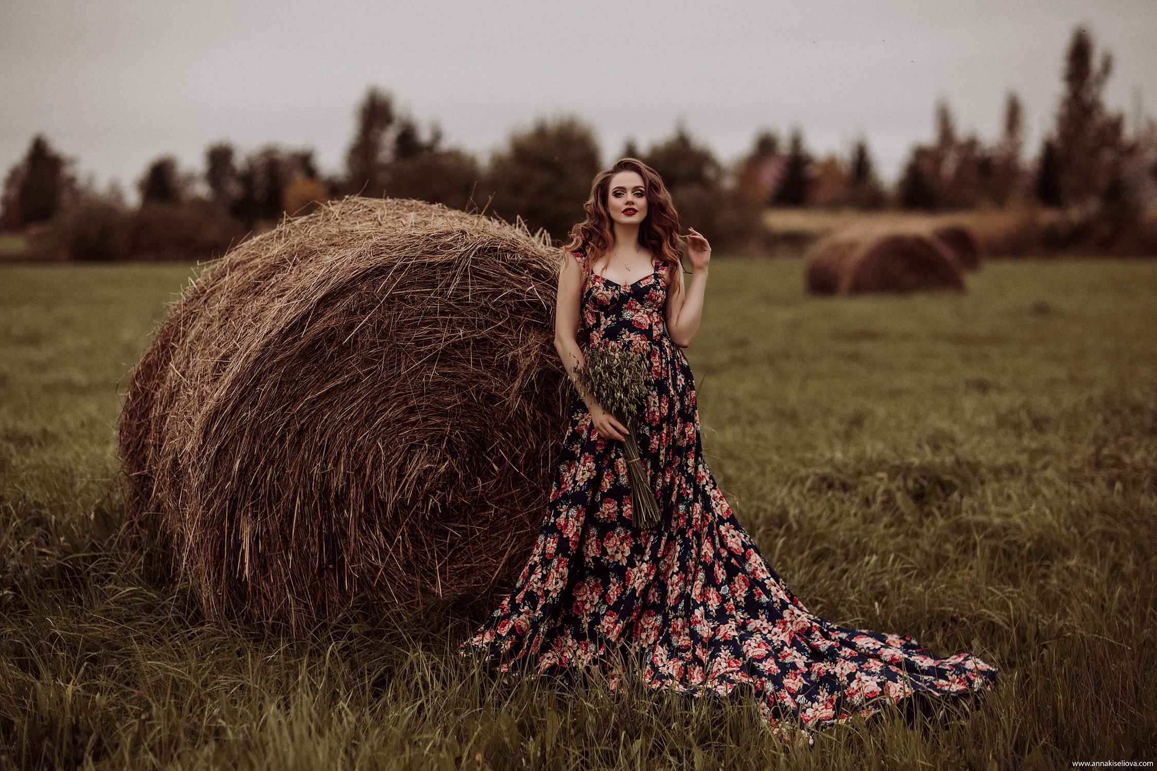 Women Model Brunette Looking At Viewer Flower Dress Grass Hay Women Outdoors Depth Of Field Dress 2250x1500